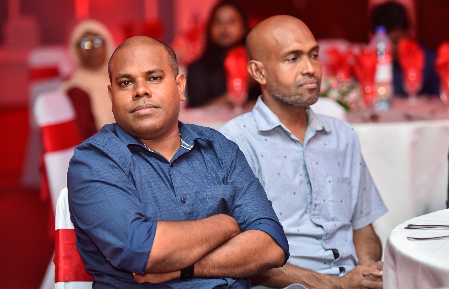 މާލެ: އޮކްޓޯބަރު 11، 2017: ނޫސްވެރިކަމުގެ އެވޯޑު ދިނުމުގެ ހަފުލާގައި "މިހާރު" ނޫހުގެ ސީނިއާ އެސިސްޓެންޓް އެޑިޓަރު އަހުމަދު ހަމްދޫން(ވ) ބައިވެރިވަނީ.-- ފޮޓޯ: ނިޝާން އަލީ/ މިހާރު