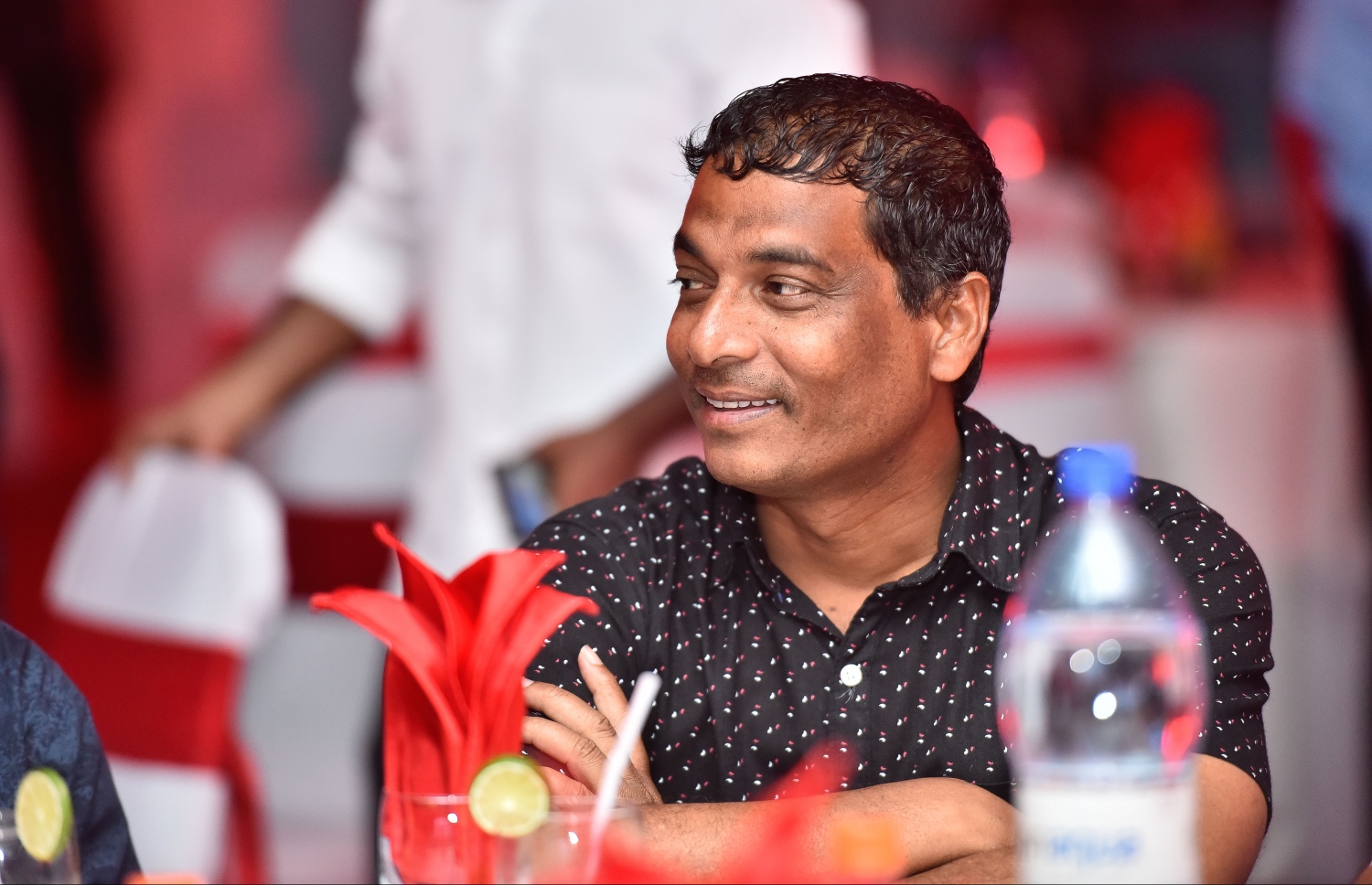 މާލެ: އޮކްޓޯބަރު 11، 2017: ނޫސްވެރިކަމުގެ އެވޯޑު ދިނުމުގެ ހަފުލާގައި "މިހާރު" ނޫހުގެ ޖެނެރަލް މެނޭޖަރު އަބްދުލް ރަޝީދު ހުސެން ބައިވެރިވަނީ.-- ފޮޓޯ: ނިޝާން އަލީ/ މިހާރު