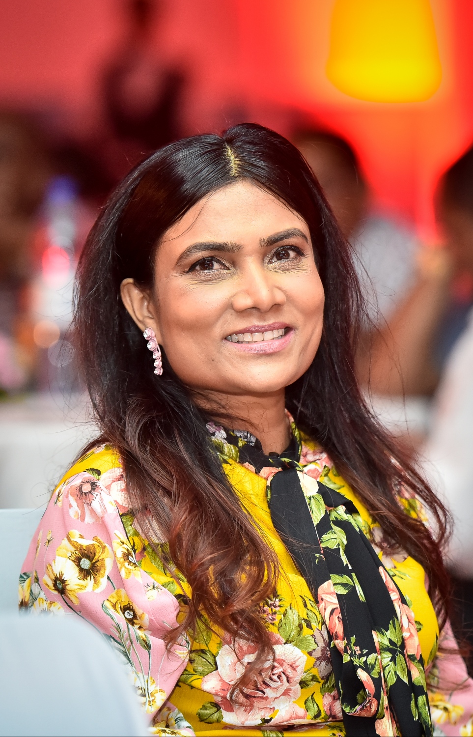 މާލެ: އޮކްޓޯބަރު 11، 2017: ނޫސްވެރިކަމުގެ އެވޯޑު ދިނުމުގެ ހަފުލާގައި ފަނޑިޔާރުކަން ކުރެއްވި މަރިޔަމް ވަހީދާ.-- ފޮޓޯ: ނިޝާން އަލީ/ މިހާރު