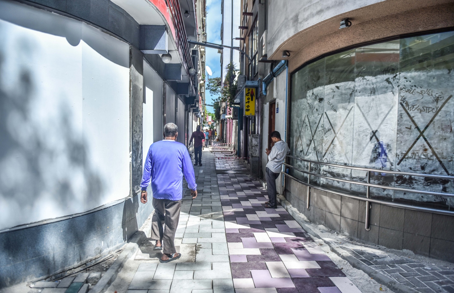 ހިނގާފައި އުޅޭ ގޯޅިއެއްގެ ގޮތުގައި ހަމަޖައްސާފައިވާ ފަރީދީ ގޯޅީގައި އާ ގާ އަތުރައި ދަނބު ކުލަ ލާފައި.-- ފޮޓޯ: ހުސެއިން ވަހީދު/ މިހާރު