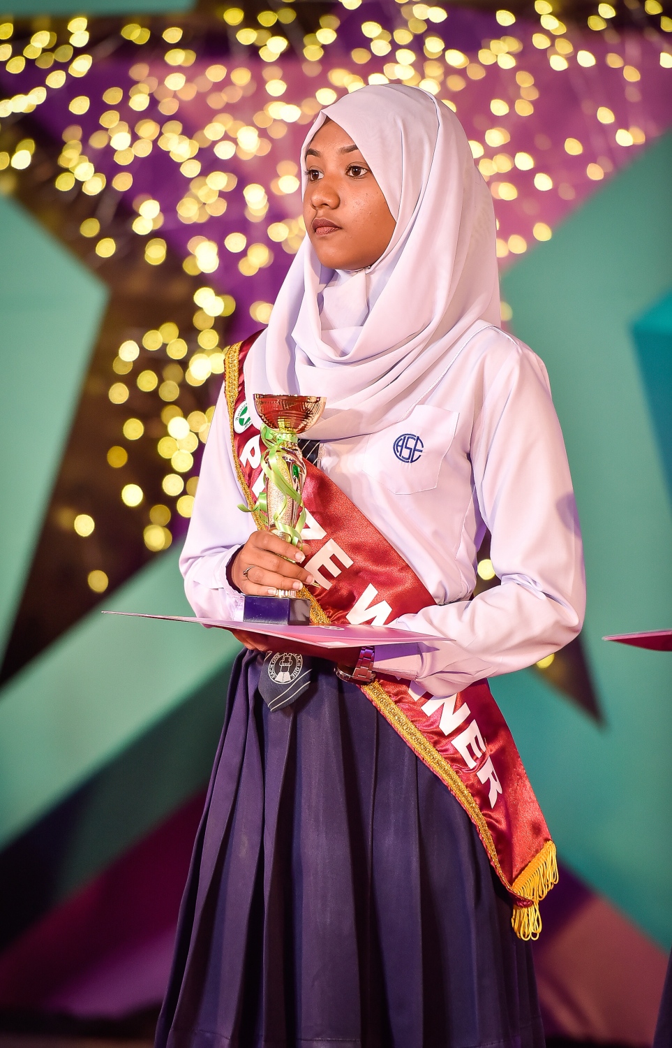 މާލެ: އޮކްޓޯބަރު 17، 2017: އަމީނިއްޔާ ސުކޫލުގެ 2016 ވަނަ އަހަރުގެ އަހަރީ އިނާމު ދިނުމުގެ ޖަލްސާގެ ތެރެއިން.-- ފޮޓޯ: ނިޝާން އަލީ /މިހާރު