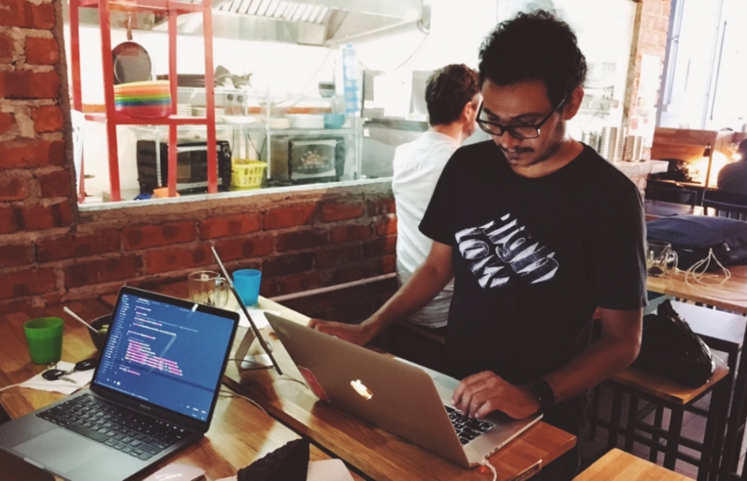 ޝާފިއު ލޮޓީފައިލްސްގެ މަސައްކަތުގައި