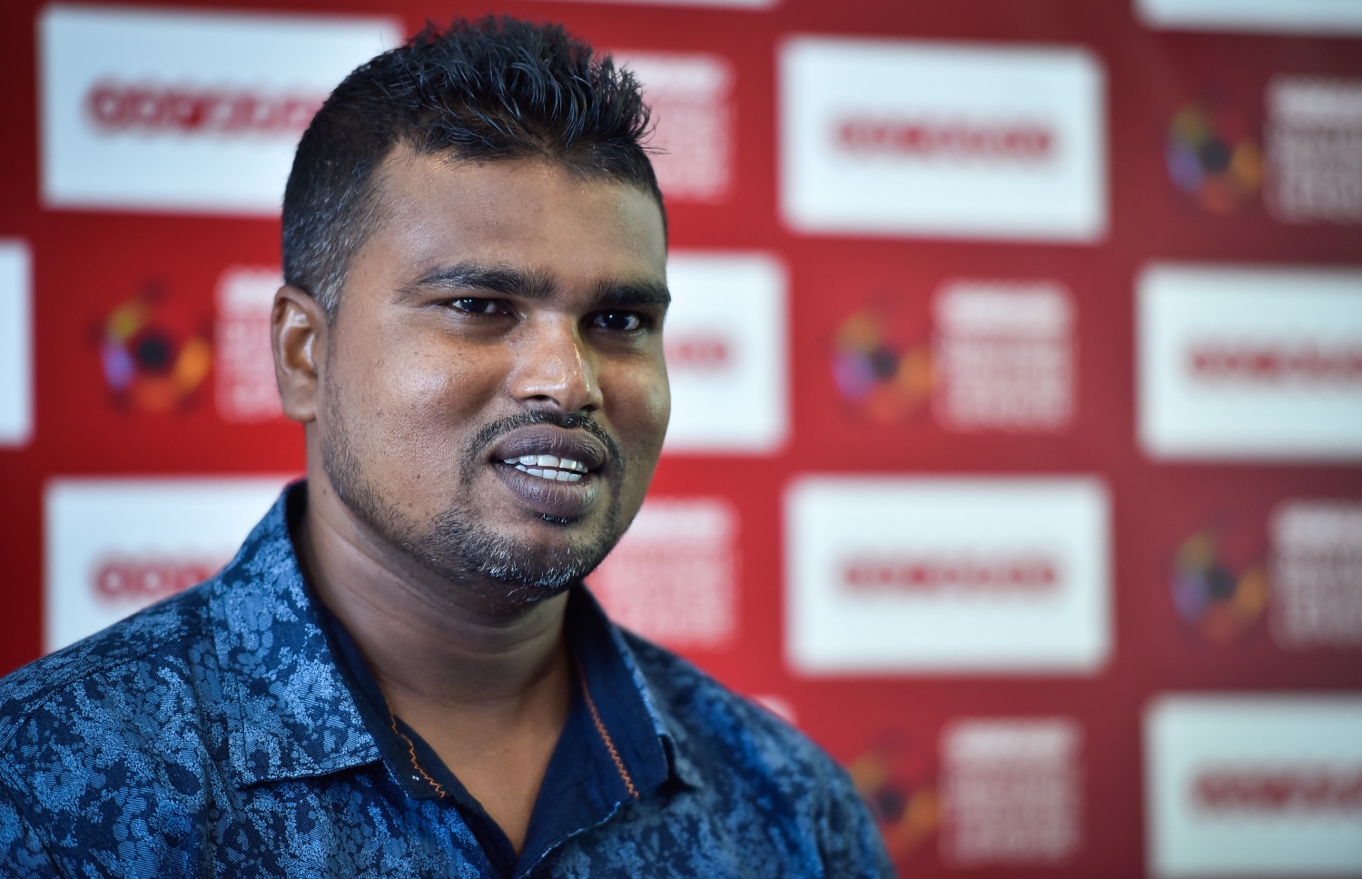 ނޫސްވެރިންގެ ބައްދަލުވުމުގެ ތެރެއިން މިލަންދޫގެ ކޯޗު ނާސިރު ވާހަކަ ދައްކަނީ.-- ފޮޓޯ: ނިޝާން އަލީ/ މިހާރު