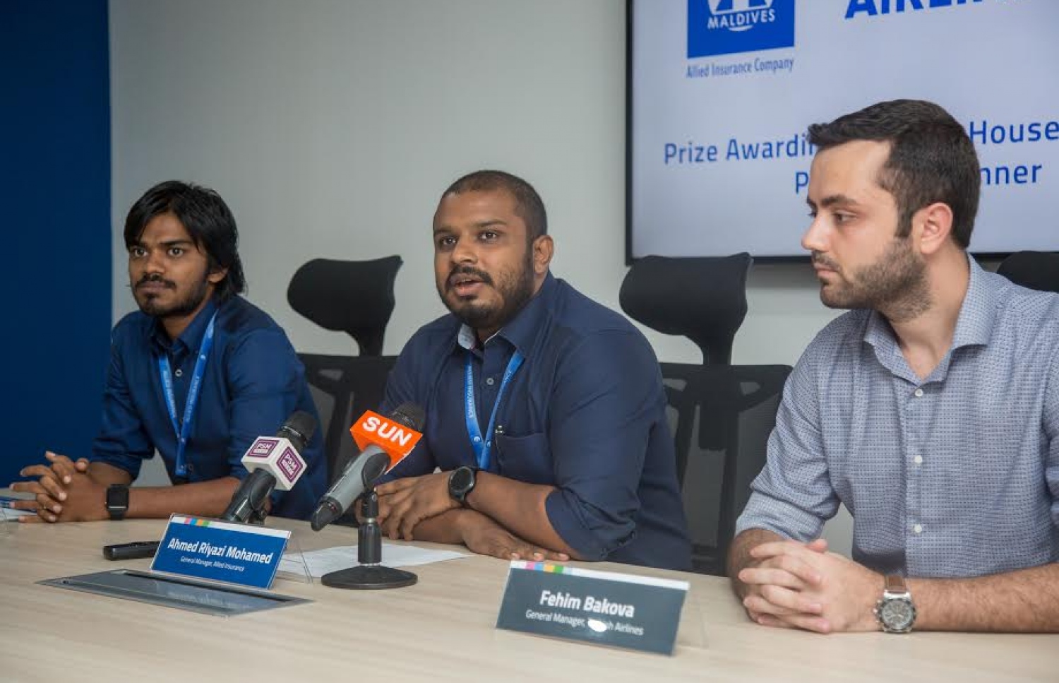 ގެސްޓް އިންޝުއަރެންސް ޕްރޮމޯޝަންގެ އިނާމް ހަވާލުކުރުމުގެ ރަސްމިއްޔާތުގައި އެލައިޑާއި ޓާކިޝް އެއާލައިންގެ އިސްވެރިން ބައިވެރިވެވަޑައިގަންނަވަނީ. ފޮޓޯ: އެލައިޑް