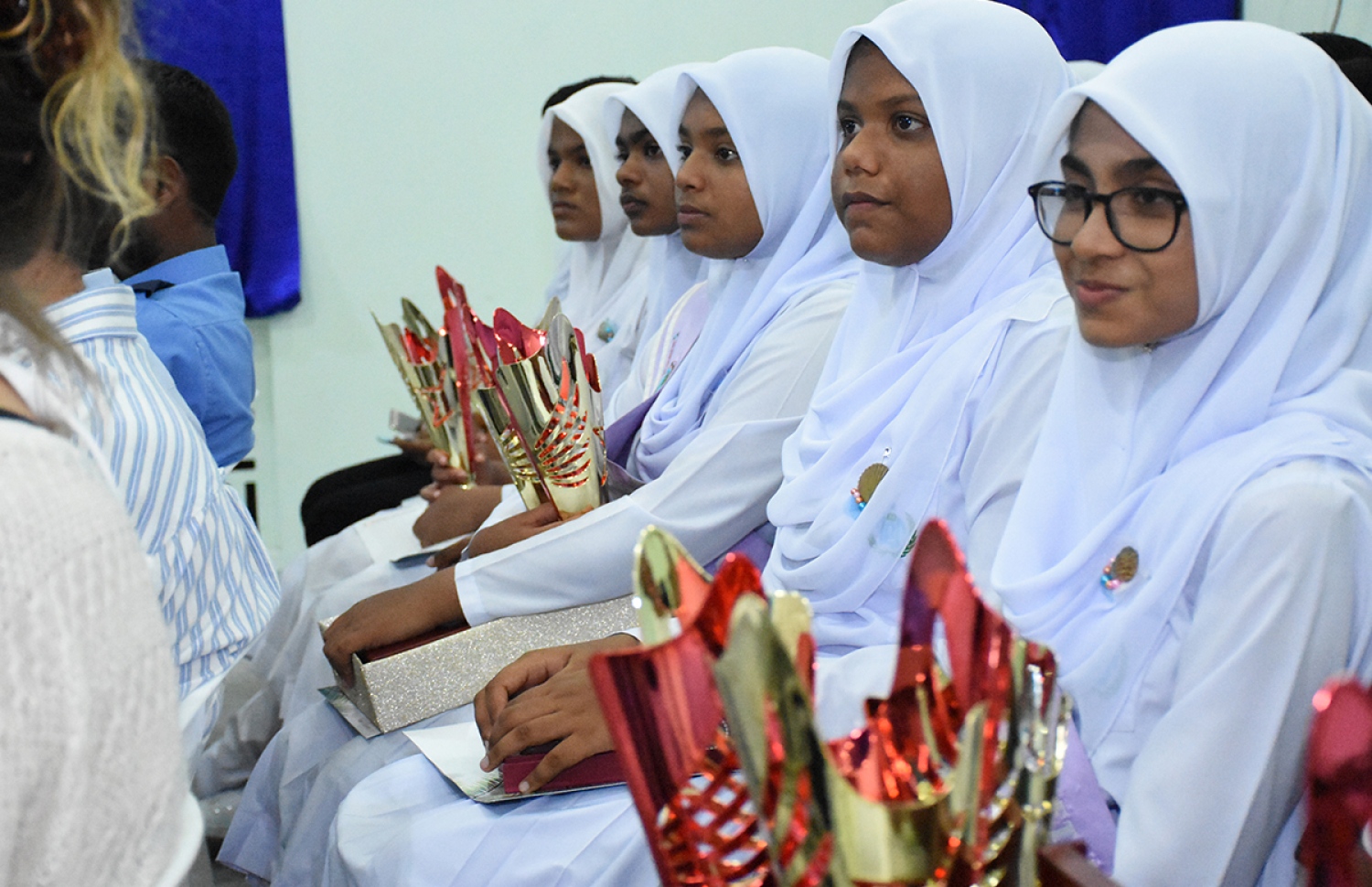 ބ. އޭދަފުށި: އޮކްޓޯބަރު 27، 2017: ބ. އަތޮޅު ތައުލީމީ މަރުކަޒުގެ 2016 ވަނަ އަހަރުގެ އަހަރީ އިނާމު ދިނުމުގެ ޖަލްސާގައި ދަރިވަރުން ބައިވެރިވަނީ.-- ފޮޓޯ: ތޯރިގް އަބްދުލް ރަހުމާން