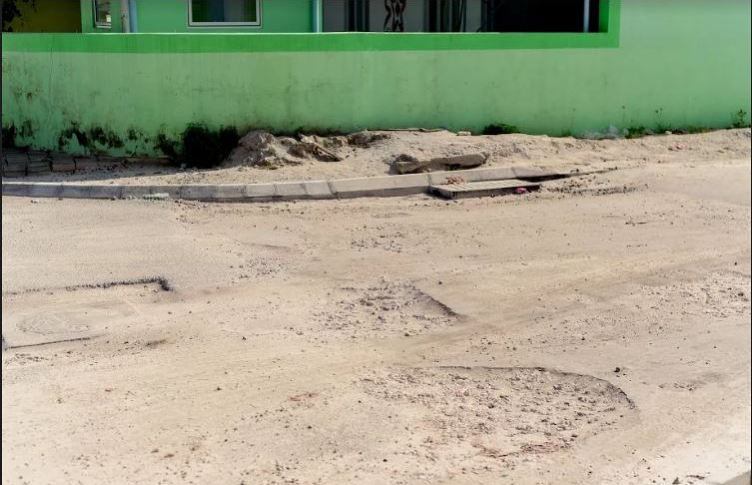 ކުޅުދުއްފުށީގައި ހަދަން ފަށާފައިވާ މަގެއް: އެރަށުގެ 12 މަގެއްގެ މަސައްކަތް ވަނީ ނުނިމި -- މިހާރު ފޮޓޯ: ޝައްފާހް