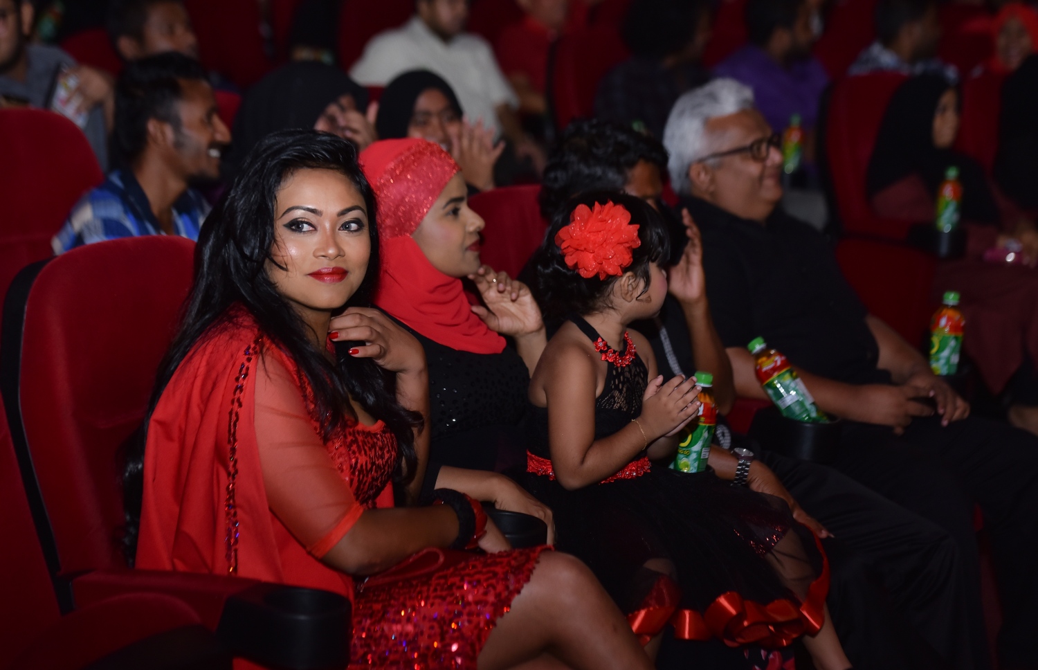 "ބޮސް" ގެ ޕްރިމިއާގައި ނަހުލާ އާއި ރިޝްމީ.