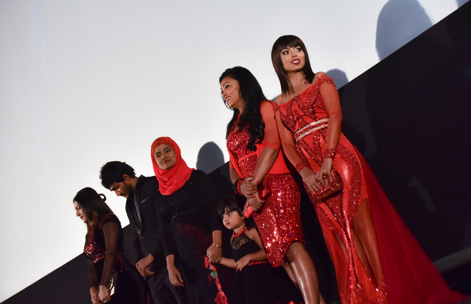 ފާތިމަތު ނަހުލާގެ އަސަރުގަދަ ލޯބީގެ ފިލްމް "ބޮސް" އޮލިމްޕަހުގައި ޕްރިމިއާ ކުރުމުގެ ހަފުލާގެ ތެރެއިން. -- ފޮޓޯ: ހުސެން ވަހީދު/ މިހާރު