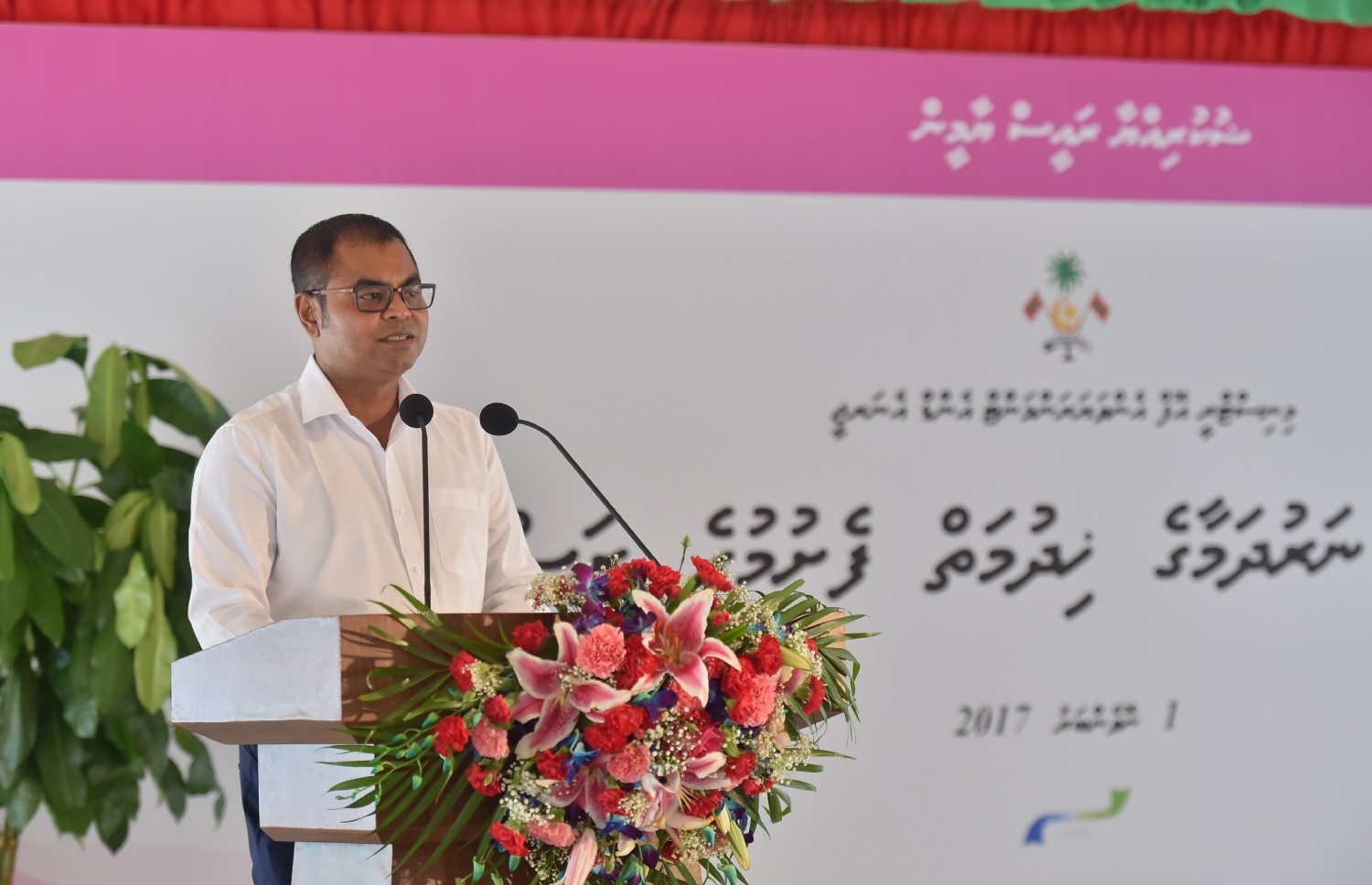 ދ. މާއެނބޫދޫ: ނޮވެމްބަރު 1، 2017- މާއެނބޫދޫގެ ނަރުދަމާގެ ޚިދުމަތް އިފުތިތާހު ކުރުމުގެ ރަސްމިއްޔާތުގައި ތިމާވެއްޓާ ބެހޭ މިނިސްޓަރު ތޯރިގް އިބްރާހީމް ވާހަކަ ދައްކަވަނީ.