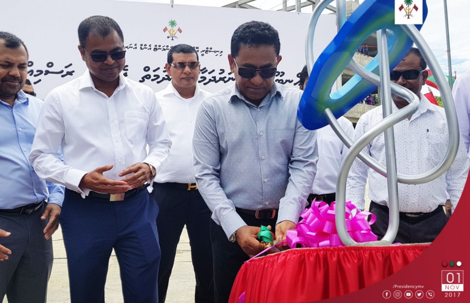 ދ. މާއެނބޫދޫ: ނޮވެމްބަރު 1، 2017- މާއެނބޫދޫގެ ނަރުދަމާގެ ޚިދުމަތް ރައީސް ޔާމީން އިފްތިތާހު ކޮށްދެއްވަނީ.