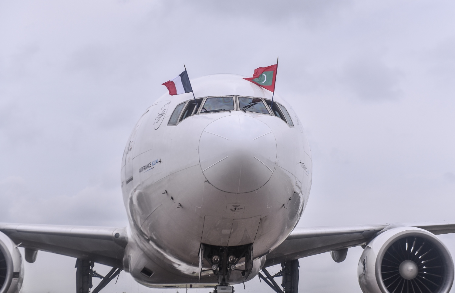 ވެލާނާ އިންޓަނޭޝަނަލް އެއާޕޯޓު: ނޮވެމްބަރު 2، 2017- ފްރާންސްގެ ގައުމީ އެއާލައިން އެއާފްރާންސް އިން ރާއްޖެ އަށް ސީދާ ދަތުރުކުރަން ފެށުމުގެ ގޮތުން އައި އެ އެއާލައިންގެ ފުރަތަމަ މަތިންދާބޯޓު ވެލާނާ އިންޓަނޭޝަނަލް އެއާޕޯޓަށް ޖައްސަނީ.---ފޮޓޯ: ހުސެއިން ވަހީދު/މިހާރު