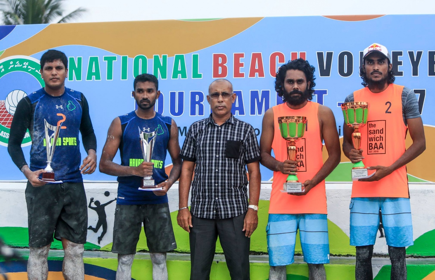 އައްކަޅޭ (ކ.2) އާއި ކުޑަކާއްޓޭ (ކ.1) އާއި އަނިލް (ވ.1)، އަދުނާނު (ވ.2).-- ފޮޓޯ: މުހައްމަދު އަހުސަން/ ރެޑްބުލް ކޮންޓެންޓްޕޫލް