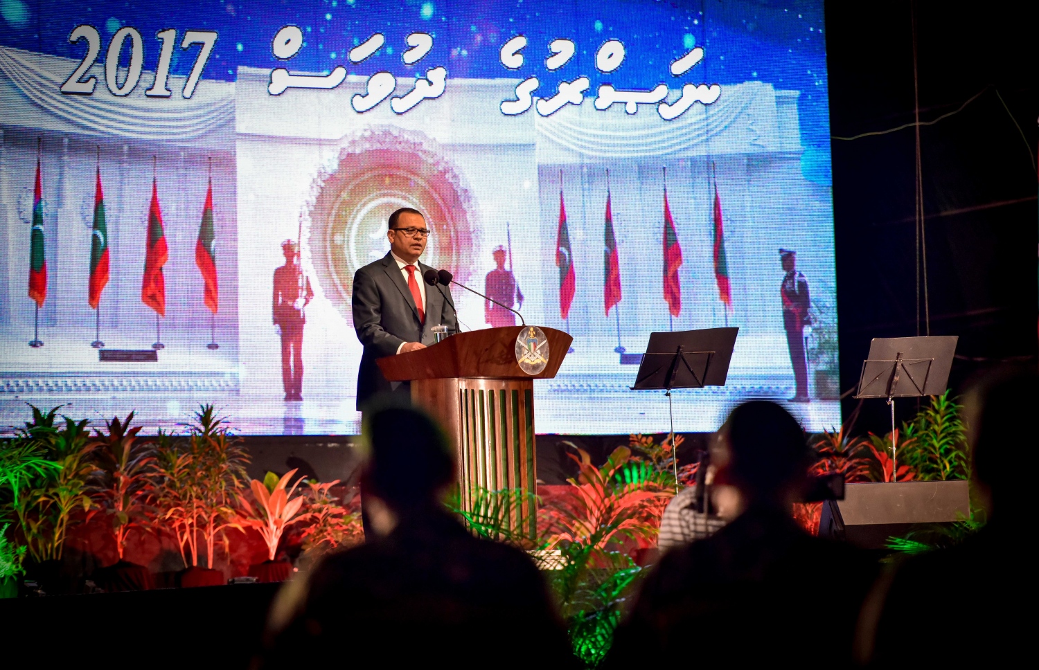 ނަސްރުގެ ދުވަހުގެ މުނާސަބަތުގައި ކަޅުތުއްކަލާ ކޮށީގައި ސިފައިން ބޭއްވި ހާާއްސަ ޖަލްސާގައި ޑިފެންސް މިނިސްޓަރު އާދަމް ޝަރީފް ވާހަކަ ދައްކަވަނީ -- ފޮޓޯ: ނިޝާން އަލީ/މިހާރު