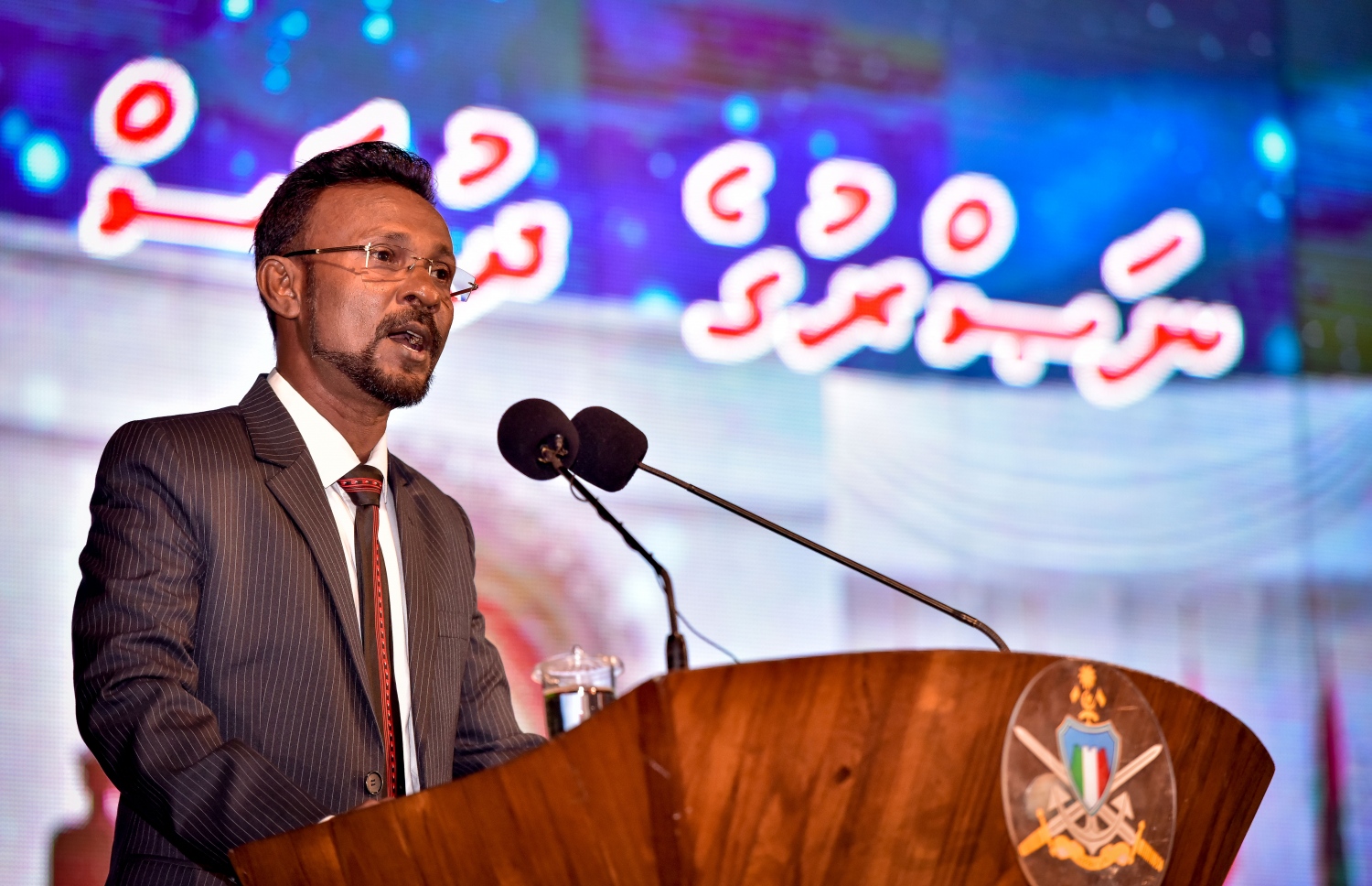 ނަސްރުގެ ދުވަހުގެ މުނާސަބަތުގައި ކަޅުތުއްކަލާ ކޮށީގައި ސިފައިން ބޭއްވި ހާާއްސަ ޖަލްސާގައި ދުވަހާ ގުޅޭ ގޮތުން ވާހަކަ ދައްކަވަނީ. -- ފޮޓޯ: ނިޝާން އަލީ/މިހާރު