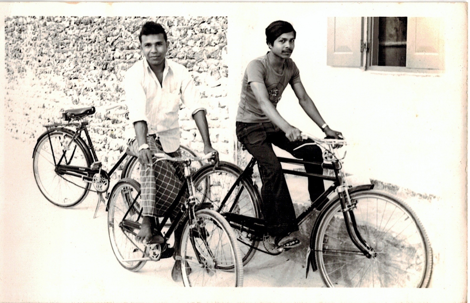 ވަހީދު (ކ) ޒުވާން ދުވަސްވަރު ރަހުމަތްތެރިއަކާ އެކު ބައިސްކަލުގައި