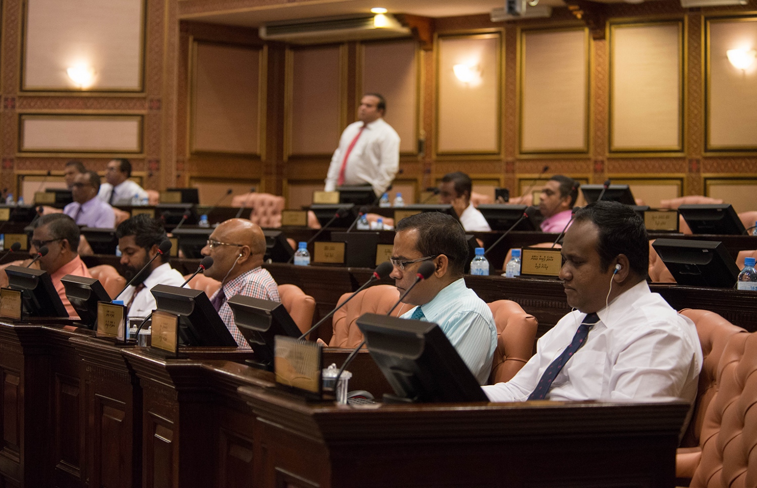 މަޖިލީހުގެ އިއްޔެގެ ޖަލްސާގައި މެމްބަރުންތަކެއް ބައިވެރިވެވަޑައިގަންނަވަނީ. - ފޮޓޯ: މަޖިލިސް