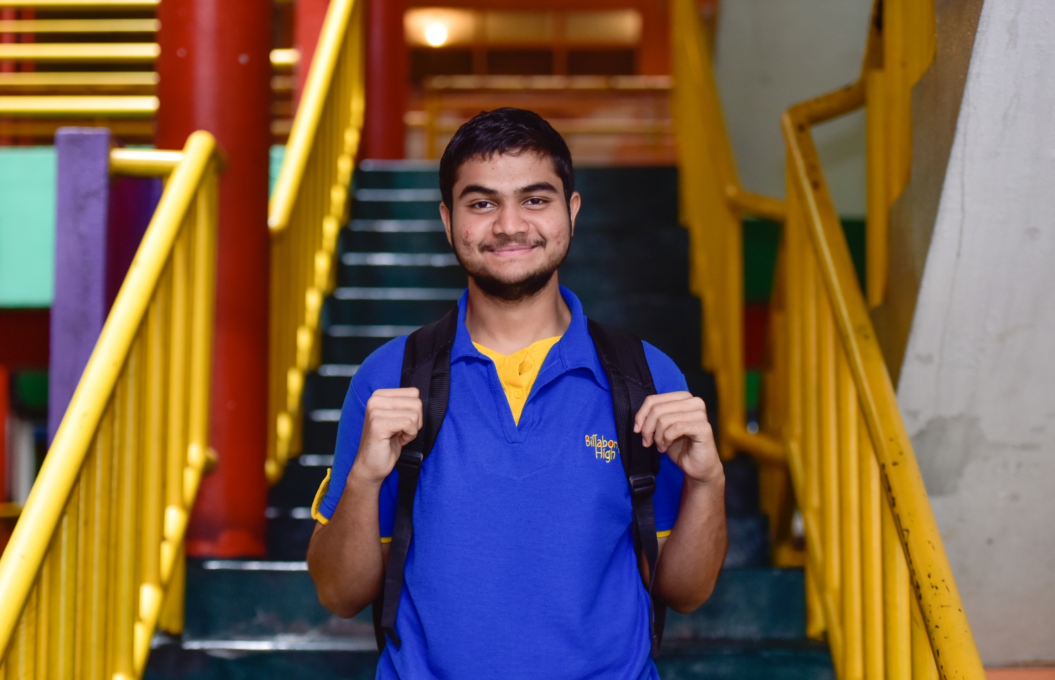 ހުމާމް ސްކޫލްގައި: އޭ ލެވެލްގައި ސިކުނޑި ހުޅުވާލައި ކިޔަވަން އިސްކަންދޭން ޖެހޭ ކަމަށް އޭނާ ދެކޭ.