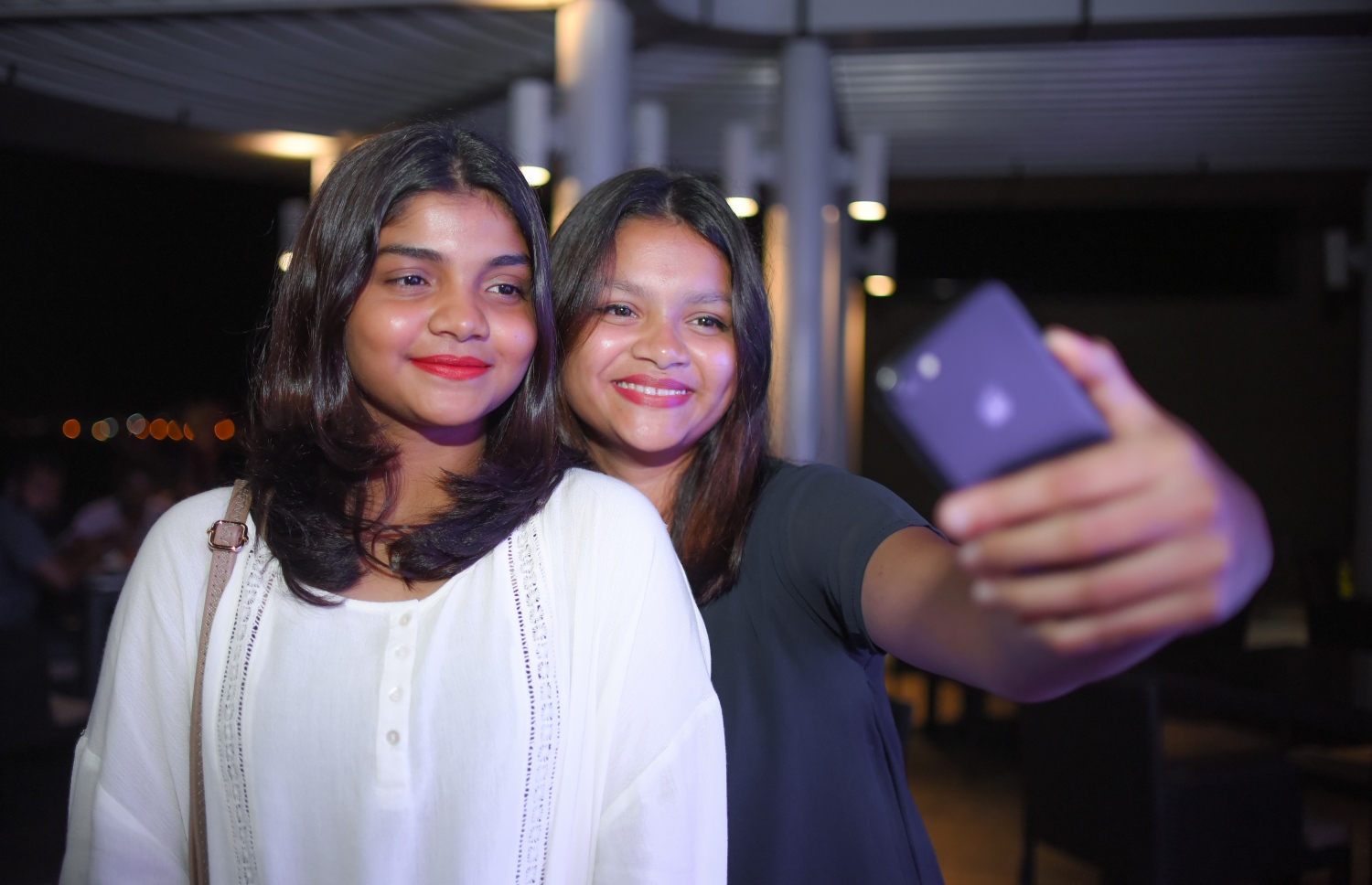 "ދޯ"ގެ ފަސް ވަނަ އަދަދު "ދަތުރު" ނެރުމަށް ސޯލްޓް ކެފޭގައި ބޭއްވި ހަފުލާގެ ތެރެއިން.--- ފޮޓޯ: ހުސައިން ވަހީދު/ މިހާރު