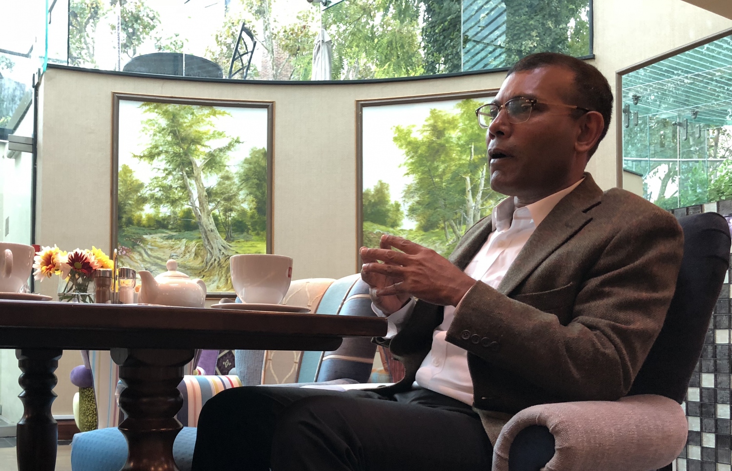 ކުރީގެ ރައީސް މުހައްމަދު ނަޝީދު ލަންޑަންގައި އިއްޔެ "މިހާރު"އަށް އިންޓަވިއުއެއް ދެއްވަނީ.