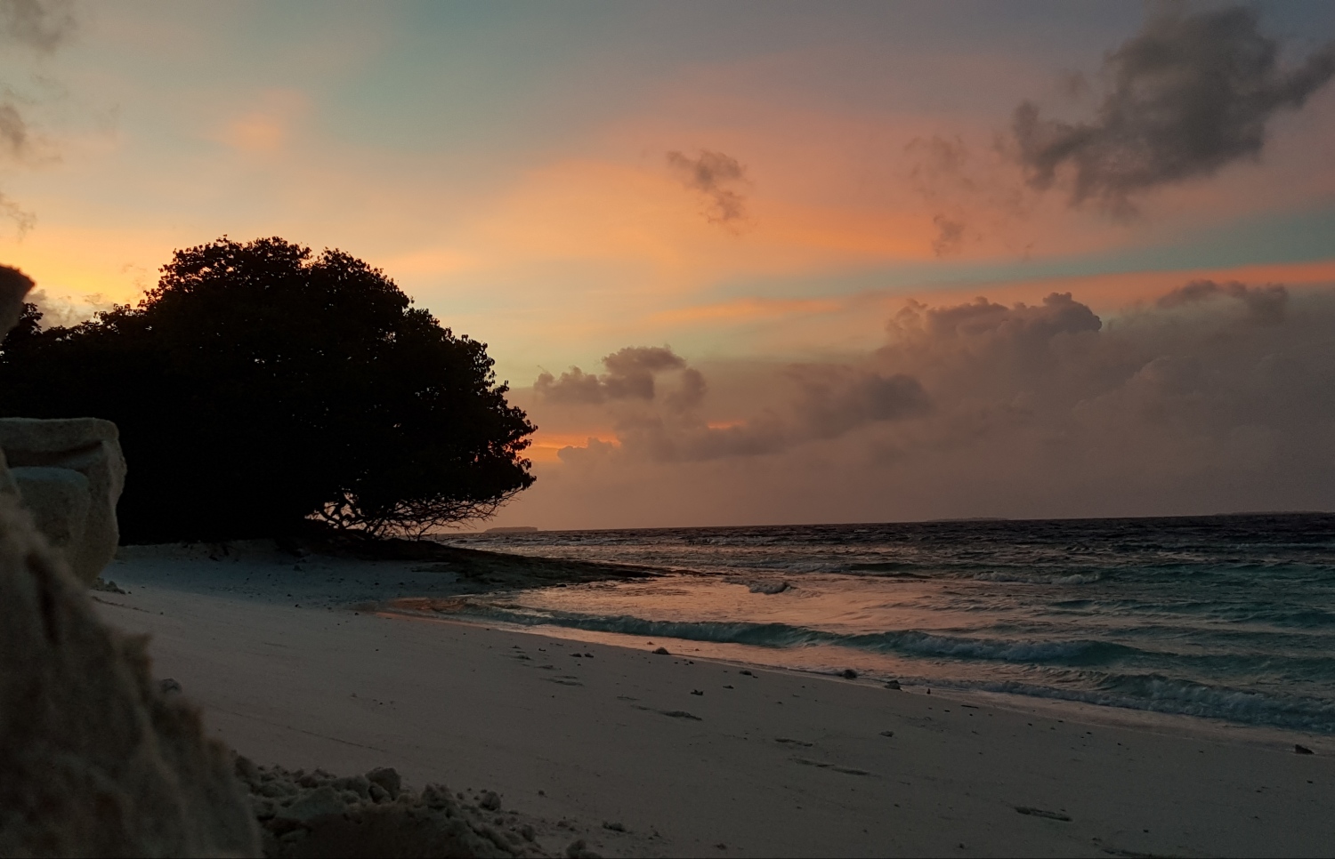 ގެމެންދުއަށް އިރު އޮއްސެނީ: ދެން މި ރަށް ދާނީ ކޮންމެވެސް ވިޔަފާރިވެރިއެއްގެ އަތް ދަށަށް