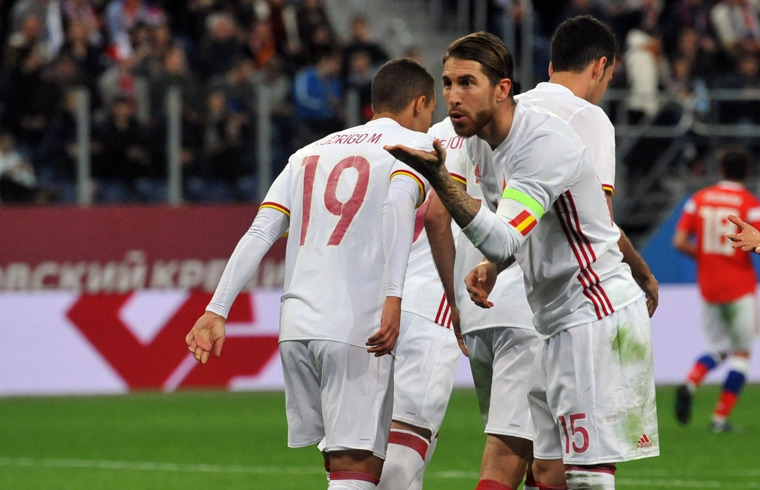 ލަނޑު ޖެހުމަށް ފަހު ރާމޯސް (ކ) އުފާފާޅުކުރަނީ.-- ފޮޓޯ: އޭއެފްޕީ