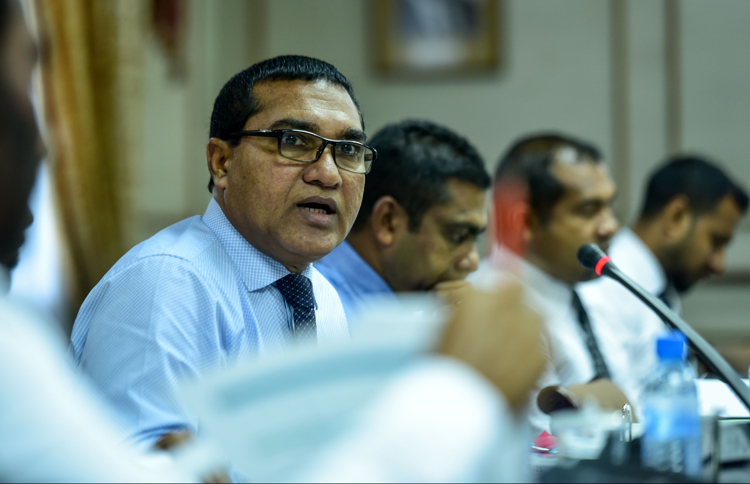 ބަޖެޓު ކޮމެޓީގެ މިއަދުގެ ބައްދަލުވުމުގައި މެމްބަރު އިބްރާހިމް ދީދީ ވާހަކަ ދައްކަވަނީ. - ފޮޓޯ: މިހާރު/ ނިޝާން އަލީ