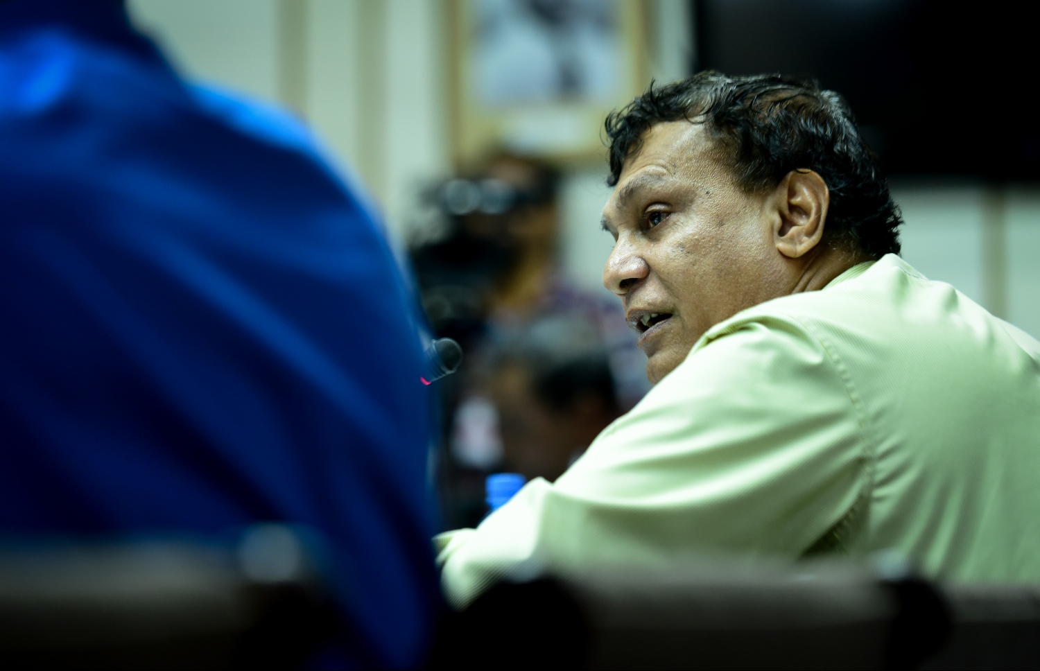 ބަޖެޓު ދިރާސާ ކުރާ ކޮމެޓީގައި މަރަދޫ ދާއިރާގެ މެމްބަރު ޝަރީފް. - .--- ފޮޓޯ: ނިޝާން އަލީ/މިހާރު