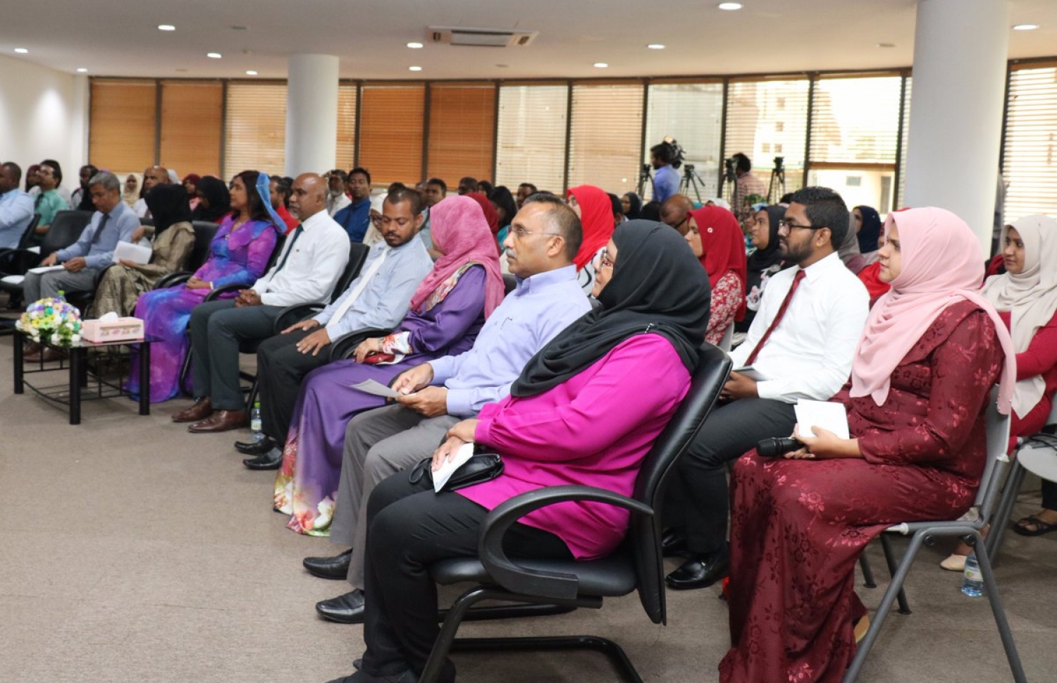 އީ ލާނިން ޕްލެޓްފޯމެއް ލޯންޗުކުރުމުގެ ރަސްމިއްޔާތުގައި ބައިވެރިވެވަޑައިގެންނެވި ބައެއް ބޭފުޅުން-- ފޮޓޯޯ:އެޑިއުކޭޝަން މިނިސްޓްރީ