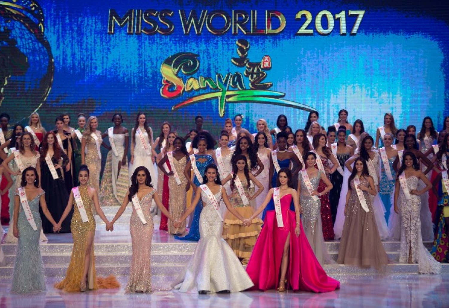 މިސް ވޯލްޑް 67 ވަނަ މުބާރާތުގެ ފައިނަލް. ރީތީގެ ރާނީއަކަށް ހޮވުނީ މިސް އިންޑިއާ މަނޫޝީ ޝީލާ. -- ފޮޓޯ: އޭއެފްޕީ