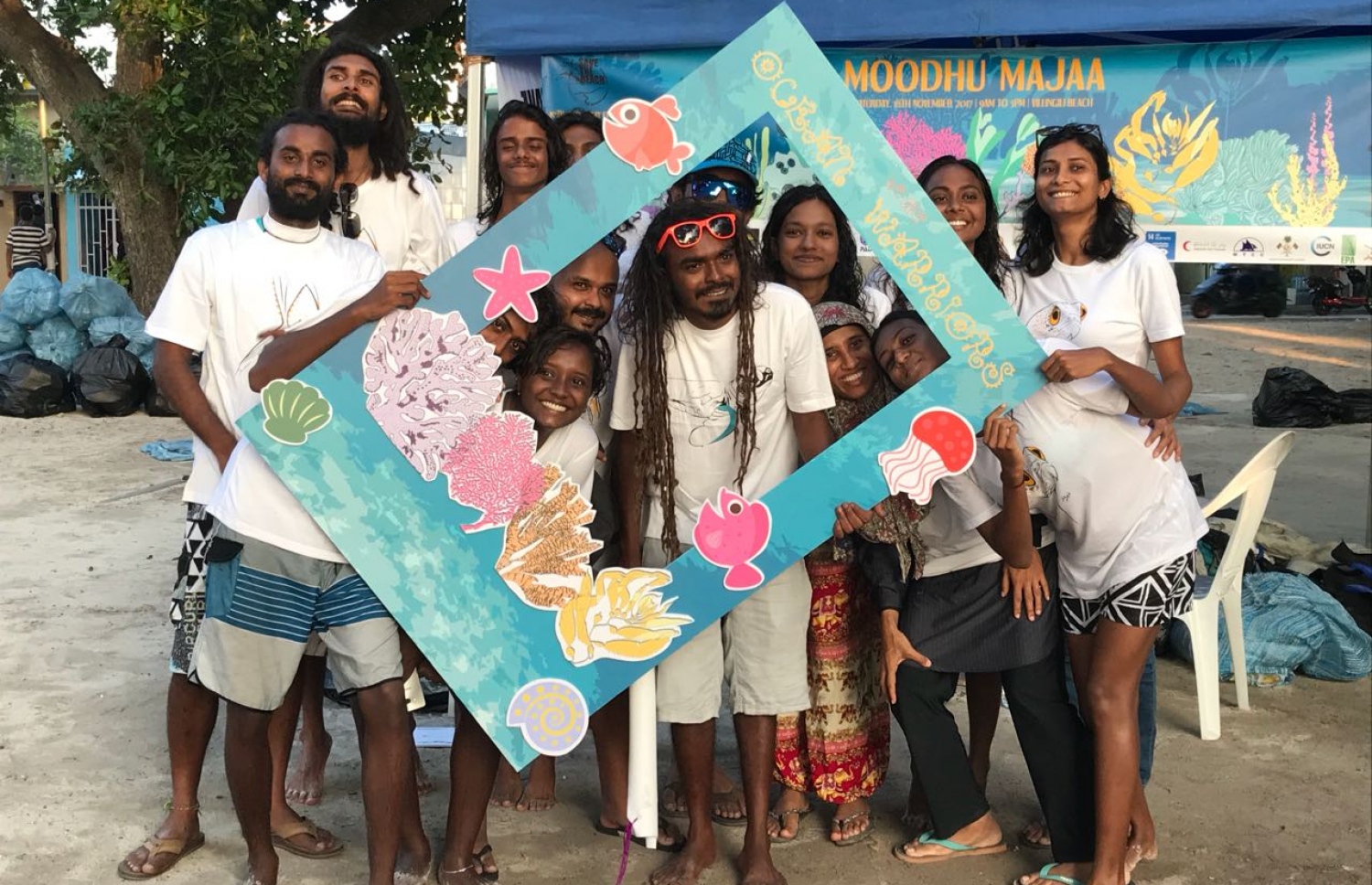 ސޭވް ދަ ބީޗްގެ 10 ވަނަ އަހަރީ ދުވަހާ ގުޅުވައިގެން ކުރިއަށް ގެންދިޔަ ހަަރަކާތްތަކުގެ ތެރެއިން.