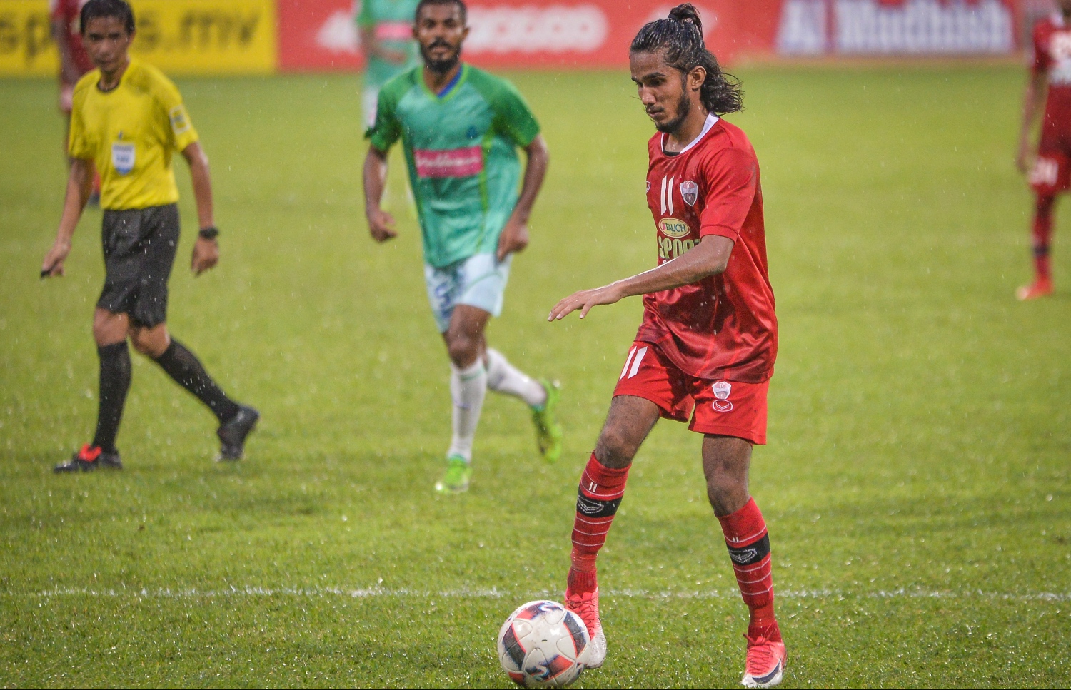 މިއަދުގެ މެޗުގެ ތެރެއިން ޓީސީގެ ނައްޓު ބޯޅަ ހިފައިގެން.-- ފޮޓޯ: ނިޝާން އަލީ/ މިހާރު