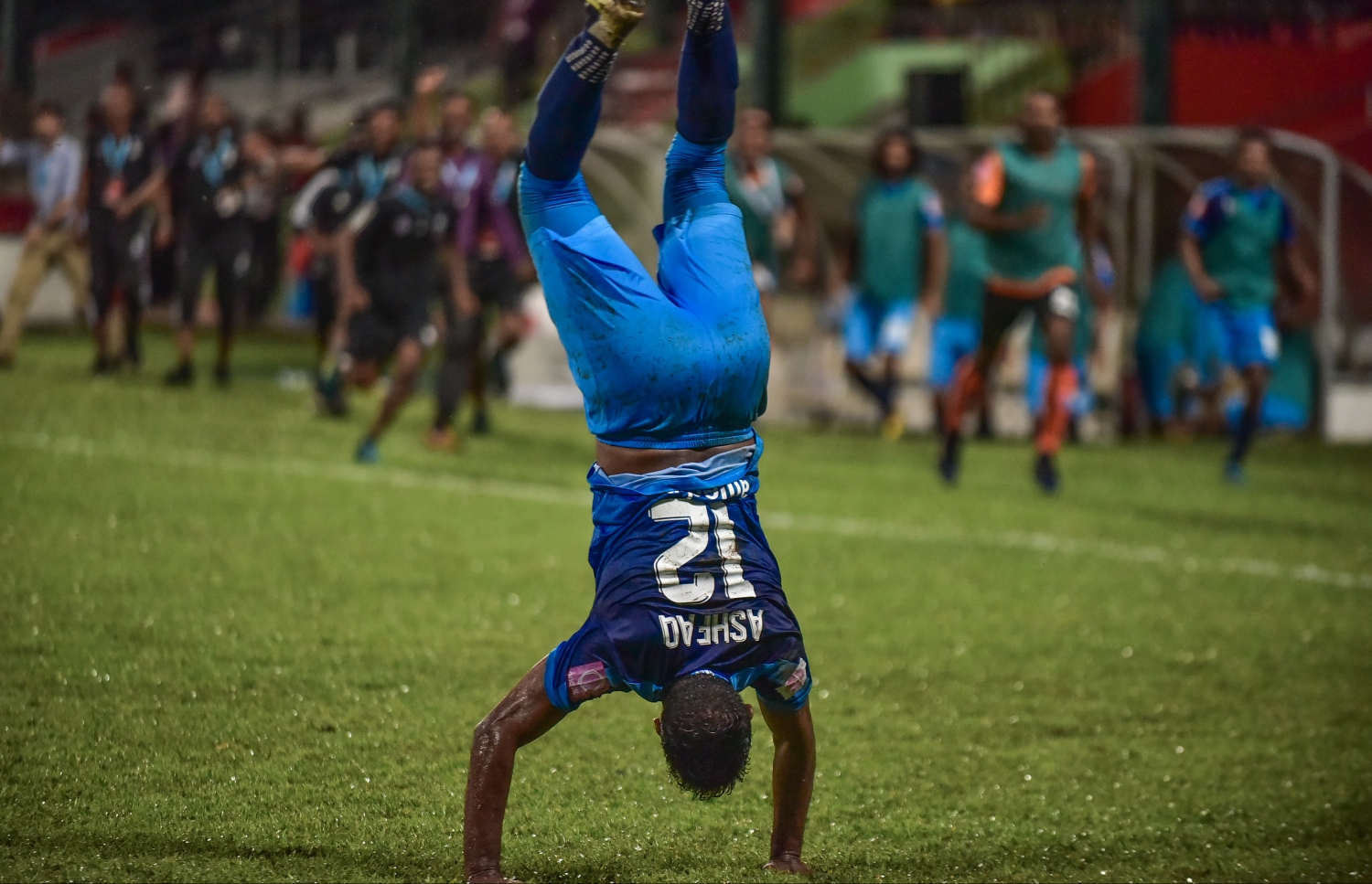 ދަގަނޑޭ ލަނޑު ޖެހުމަށް ފަހު އުފާފާޅުކުރަނީ.-- ފޮޓޯ: ނިޝާން އަލީ/ މިހާރު