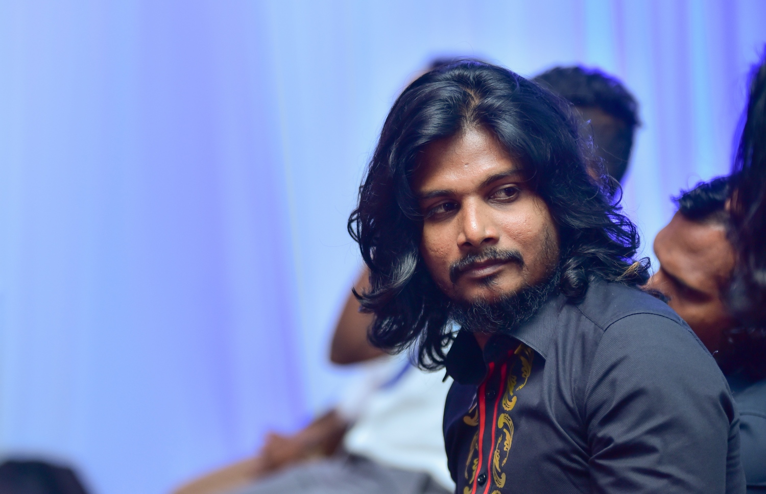 މާލެ: ނޮވެމްބަރު 26، 2017- މި އަހަރުގެ ޒުވާނުންގެ ގައުމީ ދުވަހުގެ ރަސްމީ ޖަލްސާގެ ތެރެއިން: މި އަހަރު ވަނީ އަށް މީހަކަށް ޒުވާނުންގެ އެވޯޑް ދީފައި.---ފޮޓޯ: ހުސެއިން ވަހީދު/މިހާރު