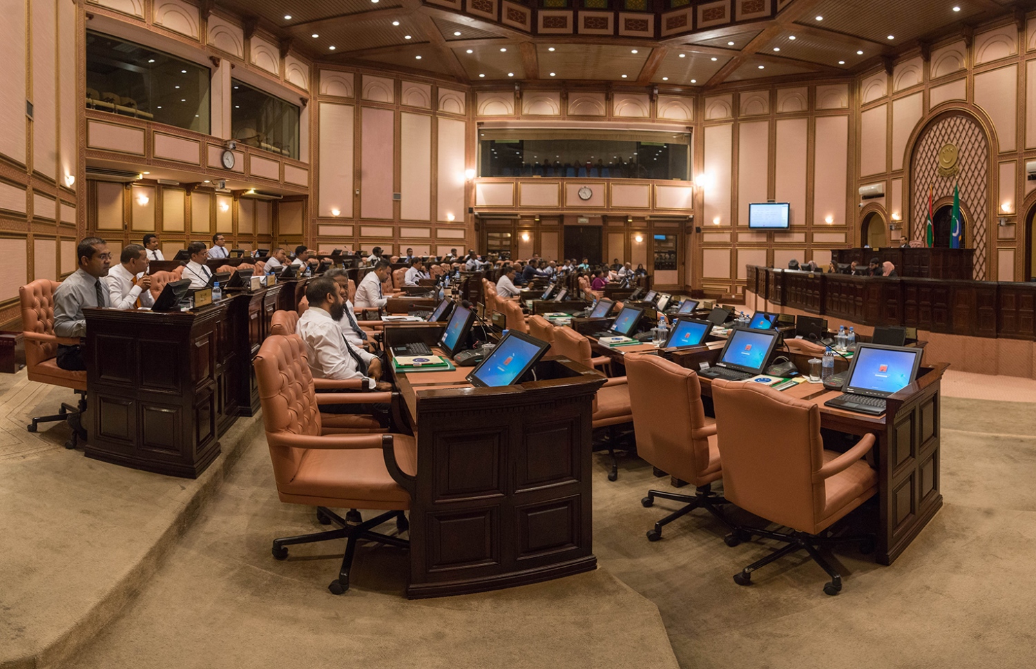 ރައްޔިތުންގެ މަޖިލީހުގެ ޖަލްސާއެއް: ސަރުކާރު ކޯލިޝަނުން އަނެއްކާވެސް ގާނޫނީ މައްސަލައެއް އުފަންކުރުވަނީ --ފޮޓޯ/މަޖިލިސް