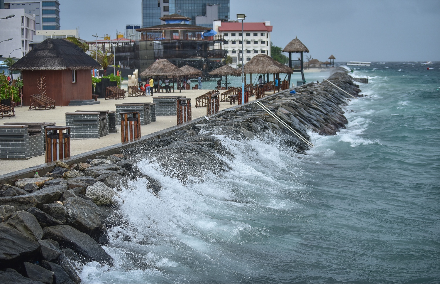މާލެ: ނޮވެމްބަރު 30، 2017- ބާރުގަދަ ކޮޅިގަނޑުގައި ރަސްފަންނު ސަރަހައްދަށް ރާޅު އަރަނީ.---ފޮޓޯ: ނިޝާން އަލީ/މިހާރު