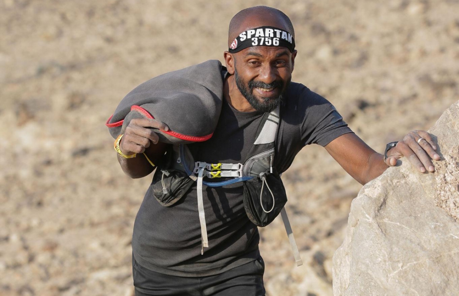 ޒިނާން ސްޕާޓަން ރޭހުގައި ފަރުބަދައަކަށް އަރަނީ