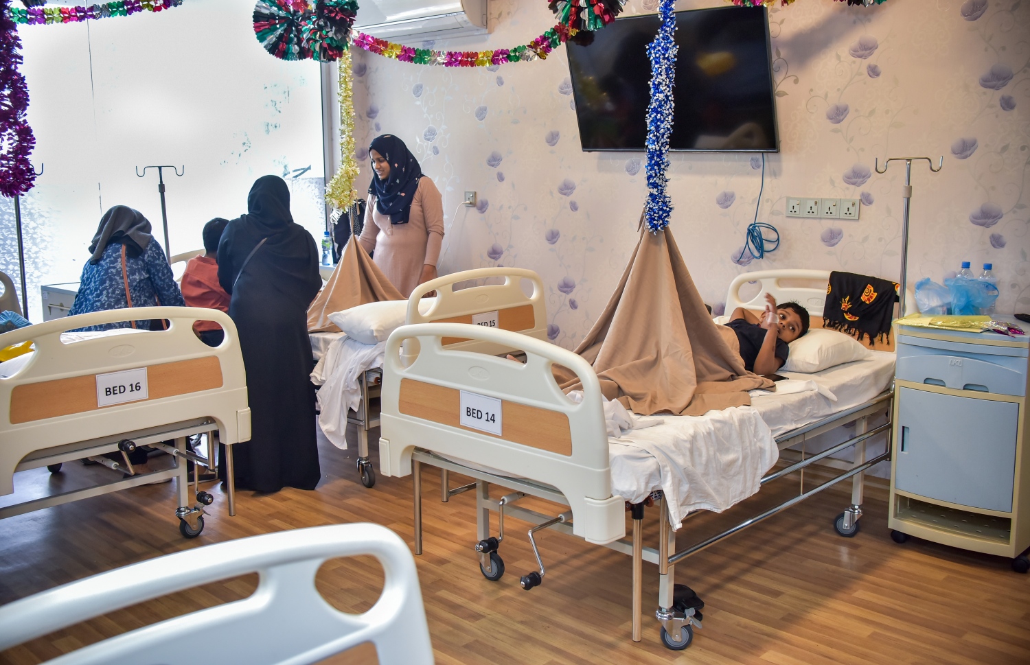 މާލެ: ޑިސެމްބަރު 3، 2017: އައިޖީއެމްއެޗްގައި ކުދިންތަކެއް ހިތާނުކޮށްފައި. - ފޮޓޯ: ނިޝާން އަލީ/ މިހާރު