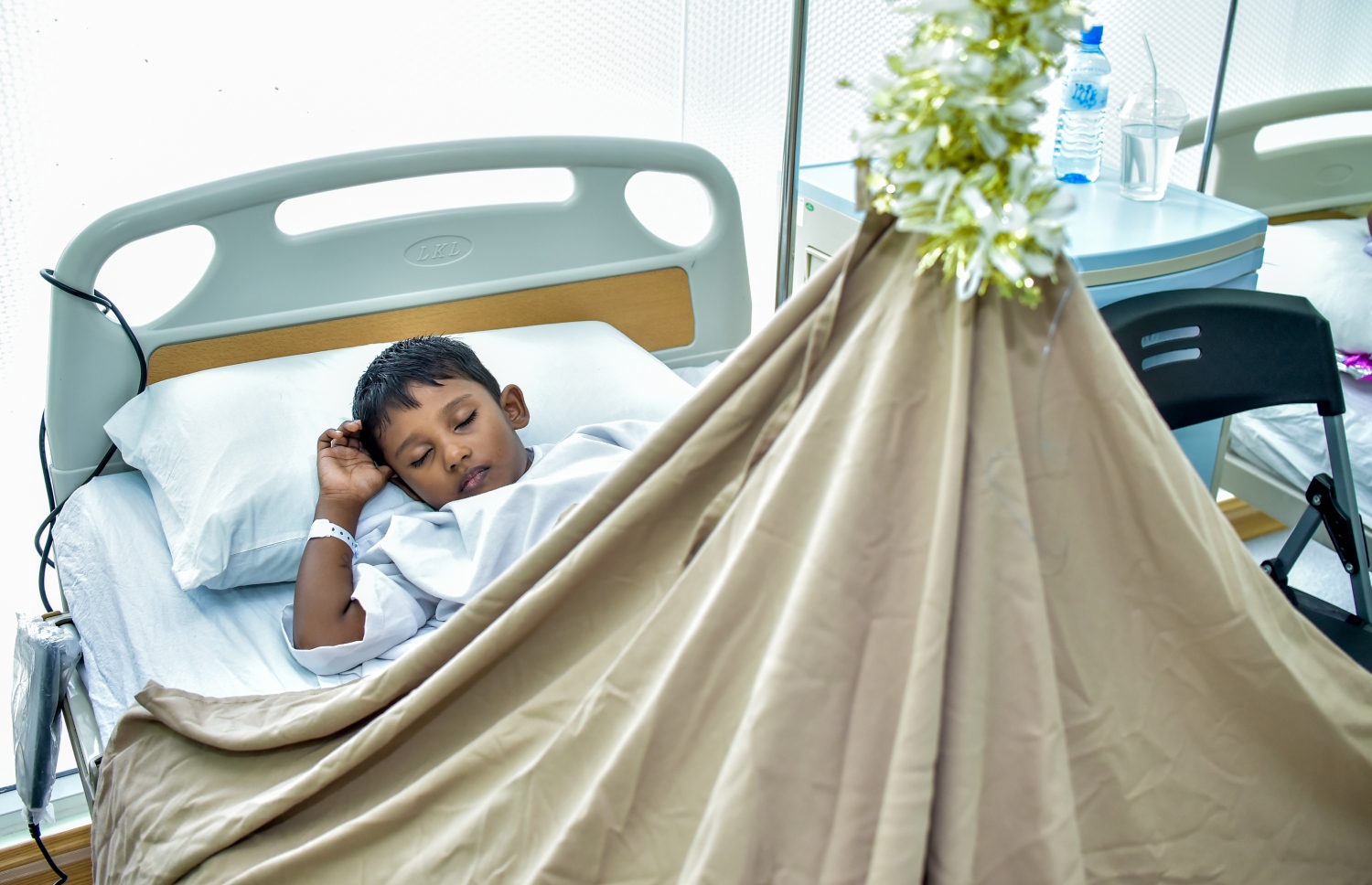 މާލެ: ޑިސެމްބަރު 3، 2017: އައިޖީއެމްއެޗްގައި ކުއްޖަކު ހިތާނުކޮށްފައި. - ފޮޓޯ: ނިޝާން އަލީ/ މިހާރު