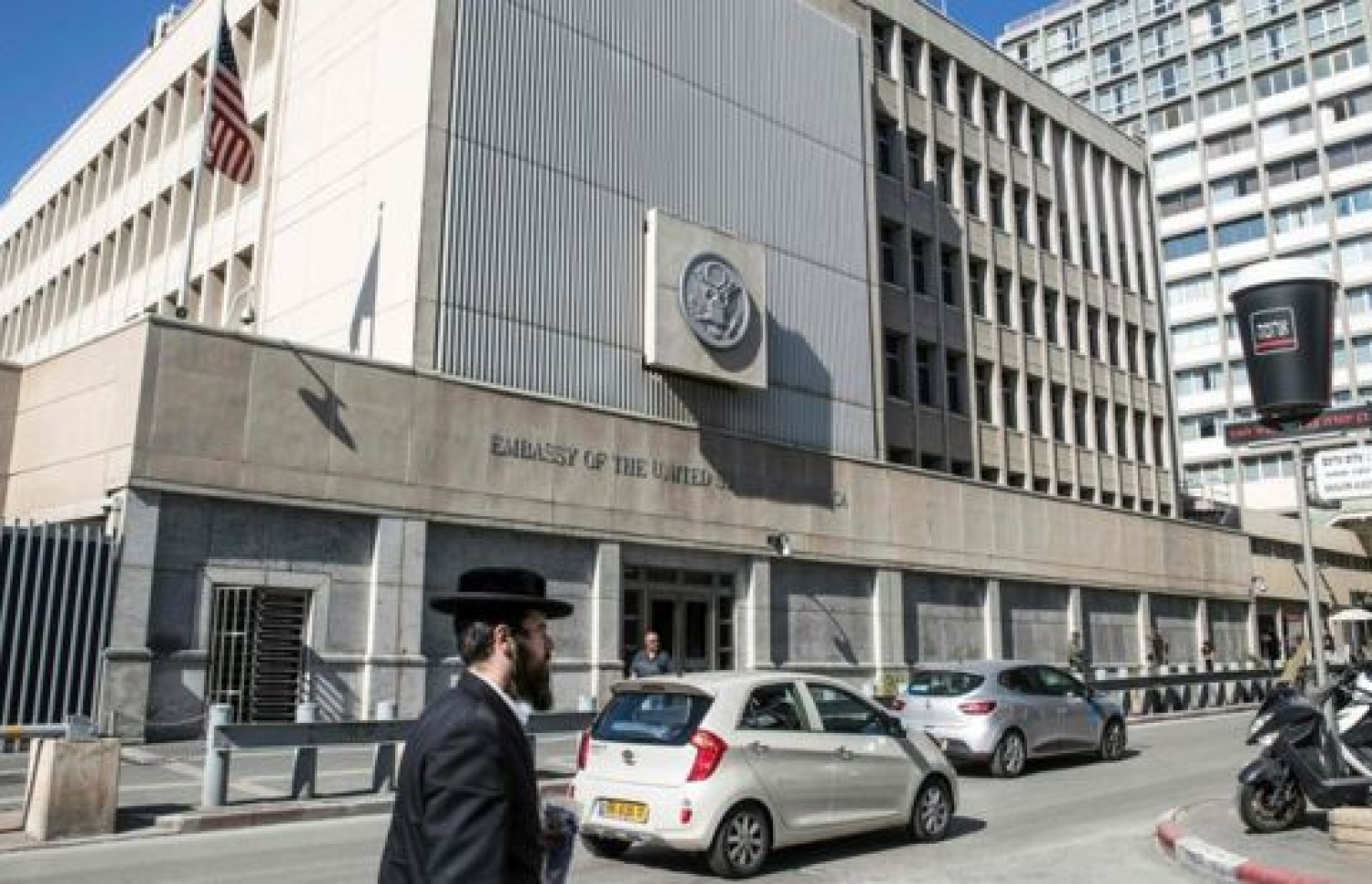 ރިޔާސީ އިންތިޚާބުގެ ތެރޭގައި ރައީސް ޑޮނަލްޑް ޓްރަމްޕް ވަނީ އެމެރިކާ އެމްބަސީ ގުދުސް އަށް ބަދަލު ކުރާނެ ކަމަށް ވިދާޅުވެފައި. --ފޮޓޯ:އޭއެފްޕީ