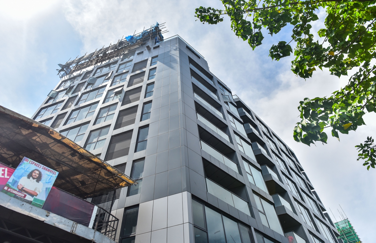 މާގިރި ހޮޓެލް: މިތަން މިމަހު ފަހުކޮޅު ހުޅުވަން އަންނަނީ މަސައްކަތް ކުރަމުން. ފޮޓޯ: ހުސެއިން ވަހީދު /މިހާރު