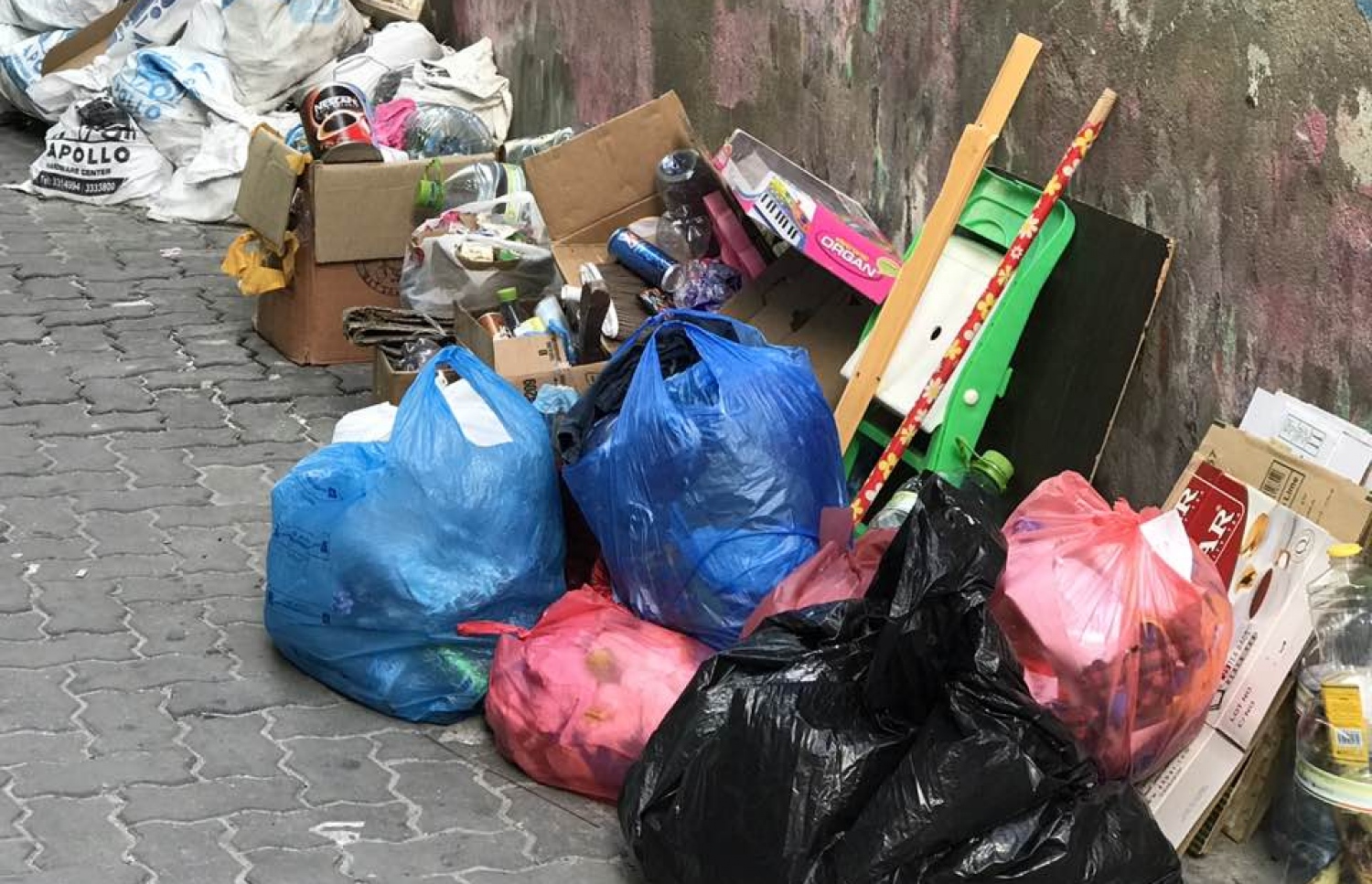 މާލޭގެ މަގަކަށް ކުނި ޖަމާކޮށްފަައި: ވެމްކޯއިން ބުނަނީ އެކަމަށް ދާއިމީ ހައްލެއް ލިބޭނީ ކުނި އުކާލުމަށް، ހުރިހާ ގޭބީސީތަކުން ރަޖިސްޓަރީ ކުރުމުން ކަމަށް.