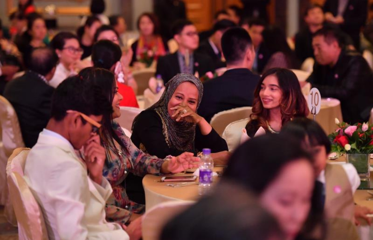 ޗައިނާ: ޑިސެމްބަރު 6، 2017- ރާއްޖެ-ޗައިނާގެ ސިޔާސީ ގުޅުމަށް 45 އަހަރު ފުރުމުގެ މުނާސަބަތުގައި ބޭއްވި ޚާއްސަ ހަފްލާގެ ތެރެއިން.--ފޮޓޯ: ރައީސް އޮފީސް