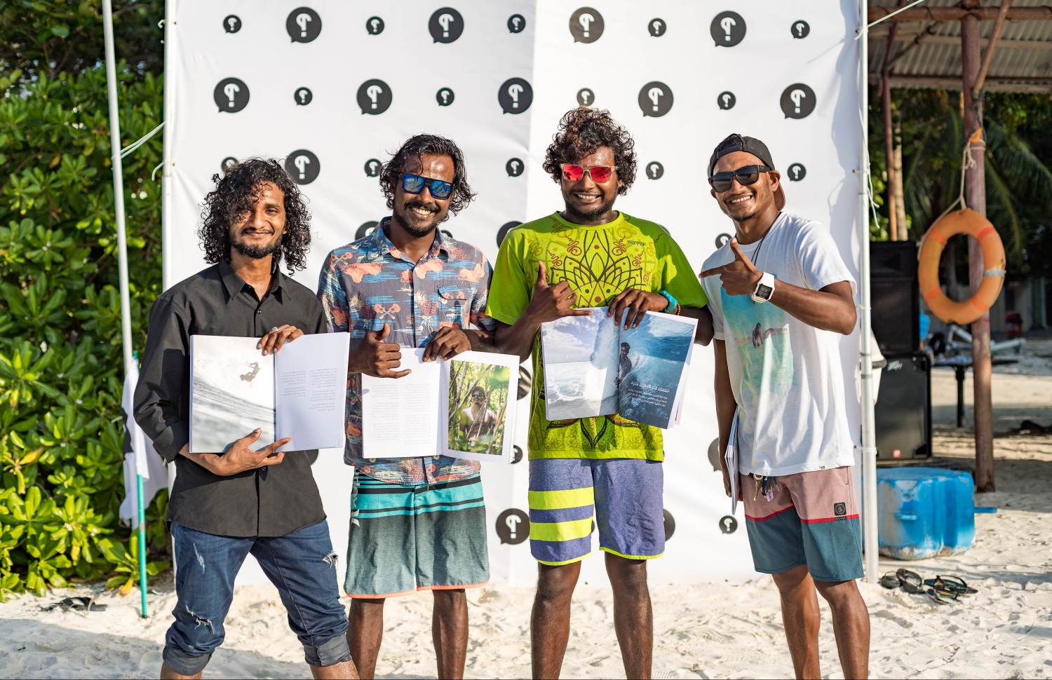 ދޯ މެގަޒިންގެ ހަ ވަނަ އަދަދު ނެރުމަށް ވިލިމާލޭ ބީޗުގައި އިއްޔެ ބޭއްވި ހަފުލާގެ ތެރެއިން: މިފަހަރުގެ އަދަދުގެ ތީމަކީ މޫދު. --ފޮޓޯ: މަސްރަހް