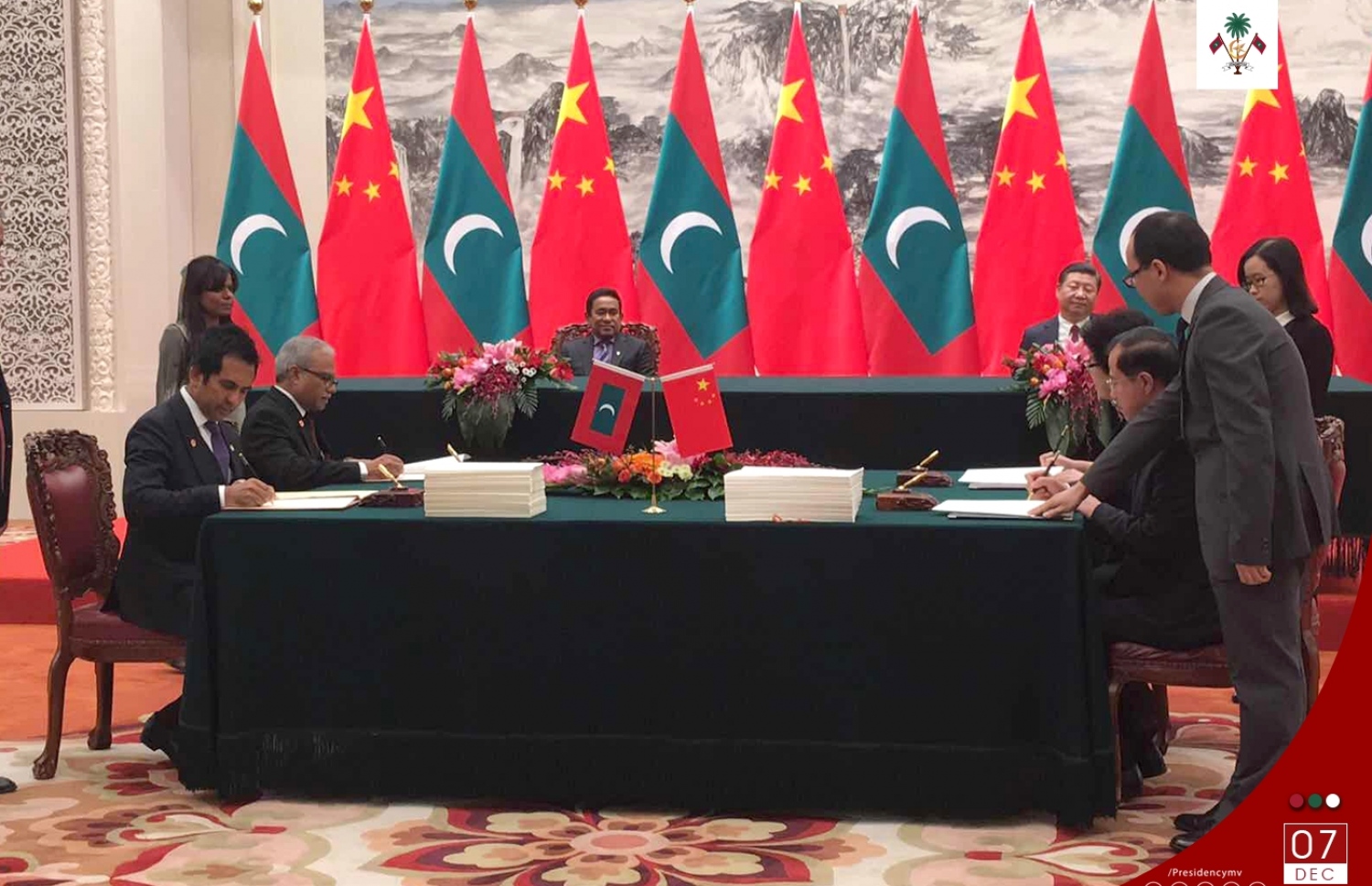 ރާއްޖެ އާއި ޗައިނާއާ ދެމެދު މުހިންމު އެއްބަސްވުންތަކެއްގައި މިއަދު ސޮއިކުރަނީ. - ފޮޓޯ: ރައީސް އޮފީސް