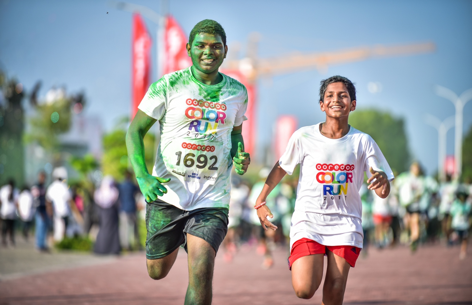 ހުޅުމާލެ: 8 ޑިސެމްބަރު 2017، އުރީދޫ އިން ރާއްޖޭގެ ދުވުމުގެ މައިދާނަށް މުޅިން އަލަށް ތައާރަފުކުރި "ކަލާ ރަން" މިއަދު ހުޅުމާލޭގައި ބޭއްވުން ، އުރީދޫ އިން މިއަދު ބޭއްވި ކަލާ ރަންގެ އަމާޒަކީ، ދުޅަހެޔޮ ދިރިއުޅުމަކަށް، ދުވުމަކީ މަޖާ އަދި އުފާވެރިކަން ގެނުވަދޭނެ ހަރަކާތެއްކަން އަންގައިދިނުން ކަމަށް އެ ކުންފުނިން ބުނޭ،--. ފޮޓޯ: ނިޝާން އަލީ/ މިހާރު