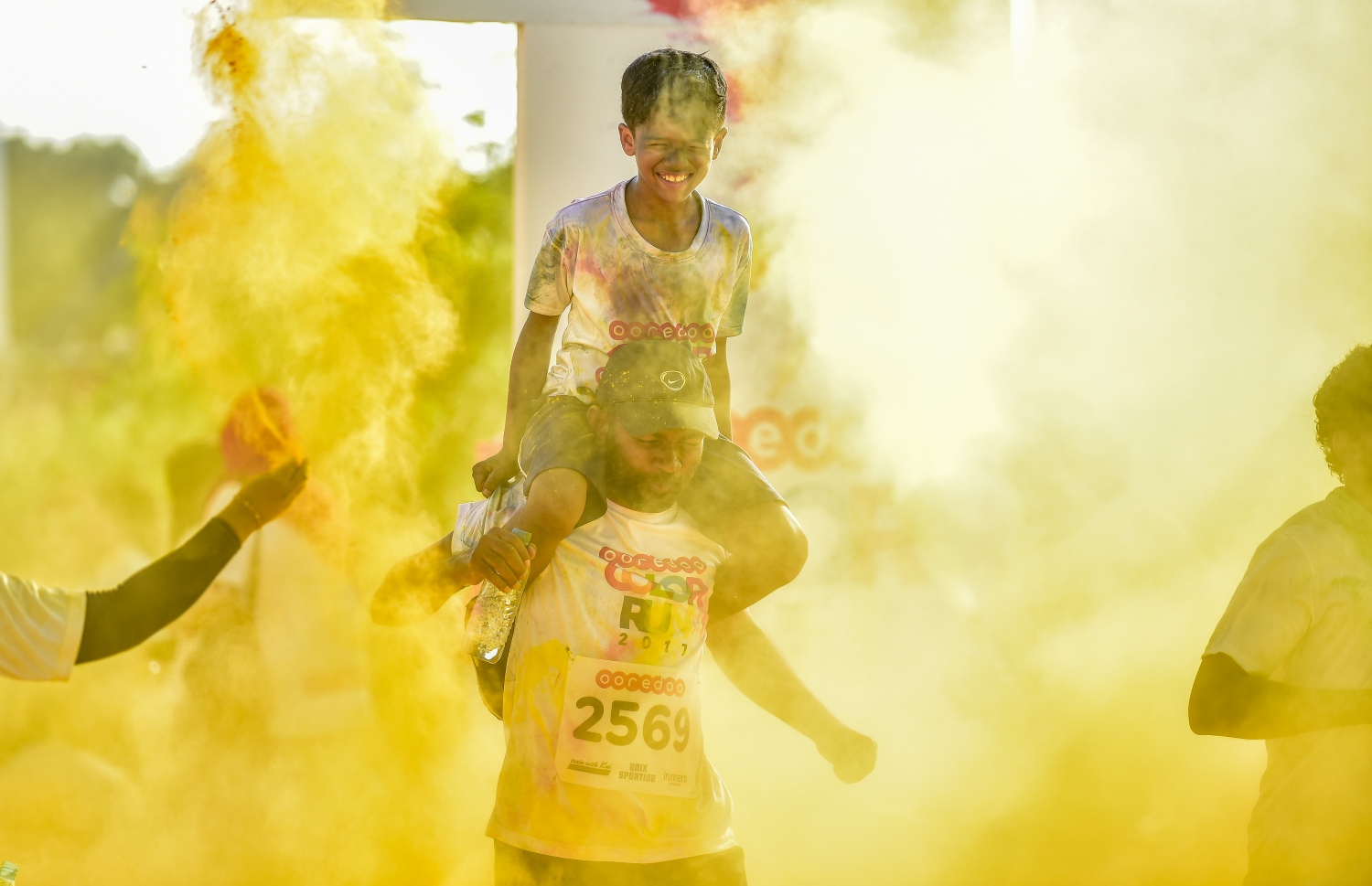 ހުޅުމާލެ: 8 ޑިސެމްބަރު 2017، އުރީދޫ އިން ރާއްޖޭގެ ދުވުމުގެ މައިދާނަށް މުޅިން އަލަށް ތައާރަފުކުރި "ކަލާ ރަން" މިއަދު ހުޅުމާލޭގައި ބޭއްވުން ، އުރީދޫ އިން މިއަދު ބޭއްވި ކަލާ ރަންގެ އަމާޒަކީ، ދުޅަހެޔޮ ދިރިއުޅުމަކަށް، ދުވުމަކީ މަޖާ އަދި އުފާވެރިކަން ގެނުވަދޭނެ ހަރަކާތެއްކަން އަންގައިދިނުން ކަމަށް އެ ކުންފުނިން ބުނޭ،--. ފޮޓޯ: ނިޝާން އަލީ/ މިހާރު