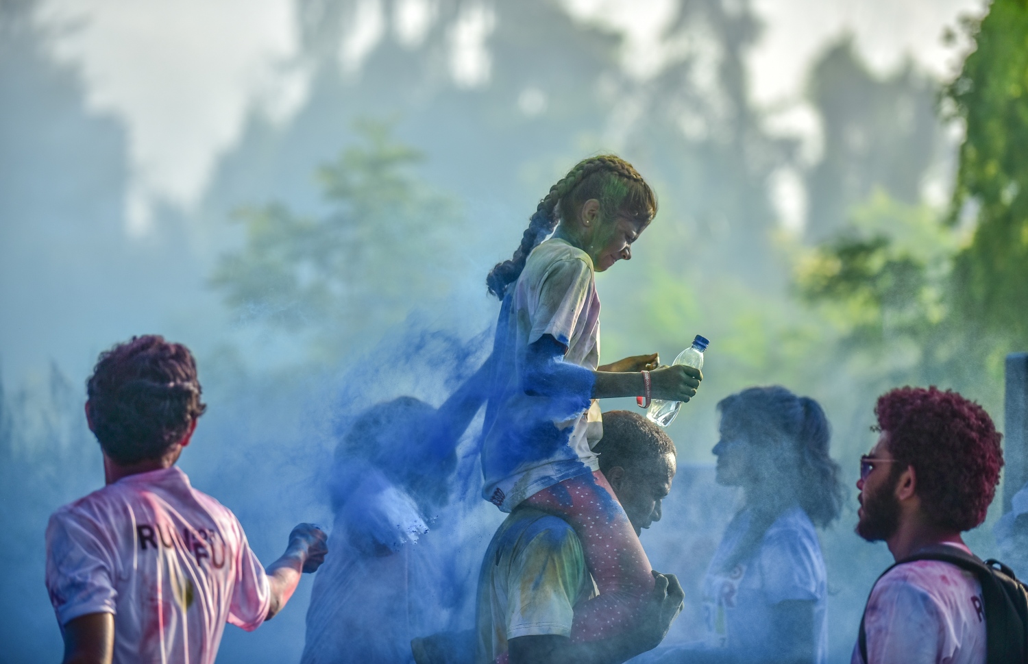 ހުޅުމާލެ: 8 ޑިސެމްބަރު 2017، އުރީދޫ އިން ރާއްޖޭގެ ދުވުމުގެ މައިދާނަށް މުޅިން އަލަށް ތައާރަފުކުރި "ކަލާ ރަން" މިއަދު ހުޅުމާލޭގައި ބޭއްވުން ، އުރީދޫ އިން މިއަދު ބޭއްވި ކަލާ ރަންގެ އަމާޒަކީ، ދުޅަހެޔޮ ދިރިއުޅުމަކަށް، ދުވުމަކީ މަޖާ އަދި އުފާވެރިކަން ގެނުވަދޭނެ ހަރަކާތެއްކަން އަންގައިދިނުން ކަމަށް އެ ކުންފުނިން ބުނޭ،--. ފޮޓޯ: ނިޝާން އަލީ/ މިހާރު