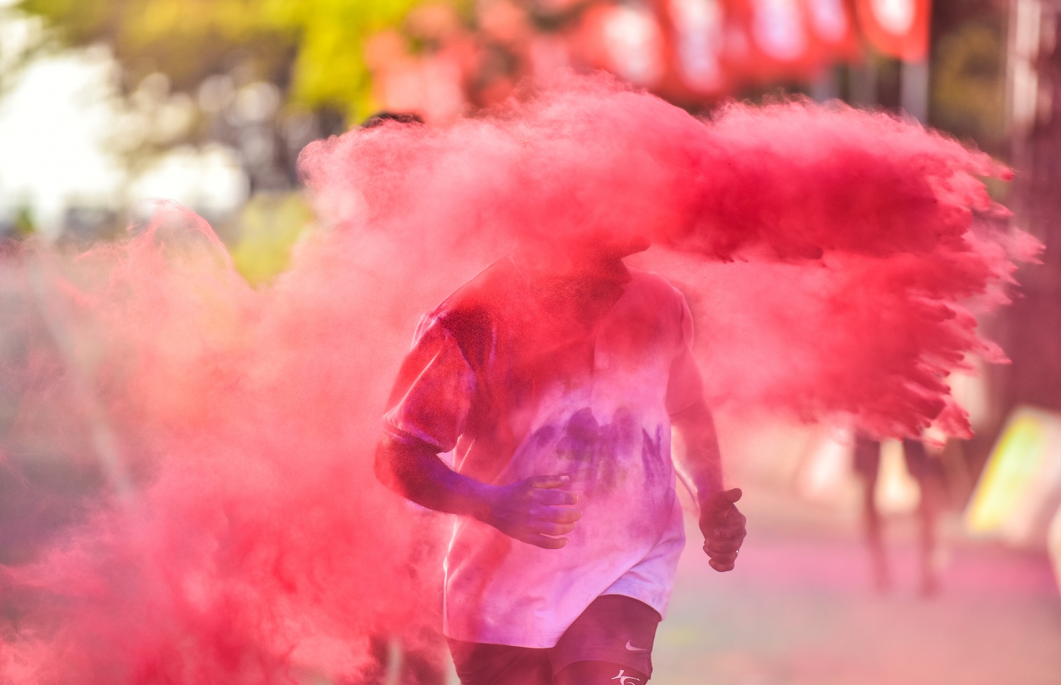 ހުޅުމާލެ: 8 ޑިސެމްބަރު 2017، އުރީދޫ އިން ރާއްޖޭގެ ދުވުމުގެ މައިދާނަށް މުޅިން އަލަށް ތައާރަފުކުރި "ކަލާ ރަން" މިއަދު ހުޅުމާލޭގައި ބޭއްވުން ، އުރީދޫ އިން މިއަދު ބޭއްވި ކަލާ ރަންގެ އަމާޒަކީ، ދުޅަހެޔޮ ދިރިއުޅުމަކަށް، ދުވުމަކީ މަޖާ އަދި އުފާވެރިކަން ގެނުވަދޭނެ ހަރަކާތެއްކަން އަންގައިދިނުން ކަމަށް އެ ކުންފުނިން ބުނޭ،--. ފޮޓޯ: ނިޝާން އަލީ/ މިހާރު