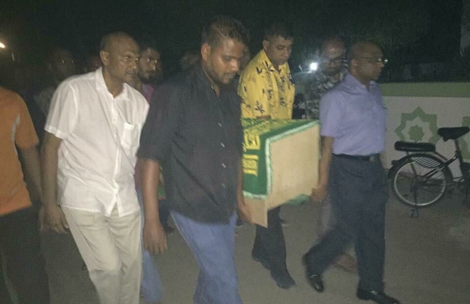 އެމްޑީޕީގެ އިސް ބައެއް ބޭފުޅުން ނާހިދުގެ ޖަނާޒާގައި ބައިވެރިވަނީ