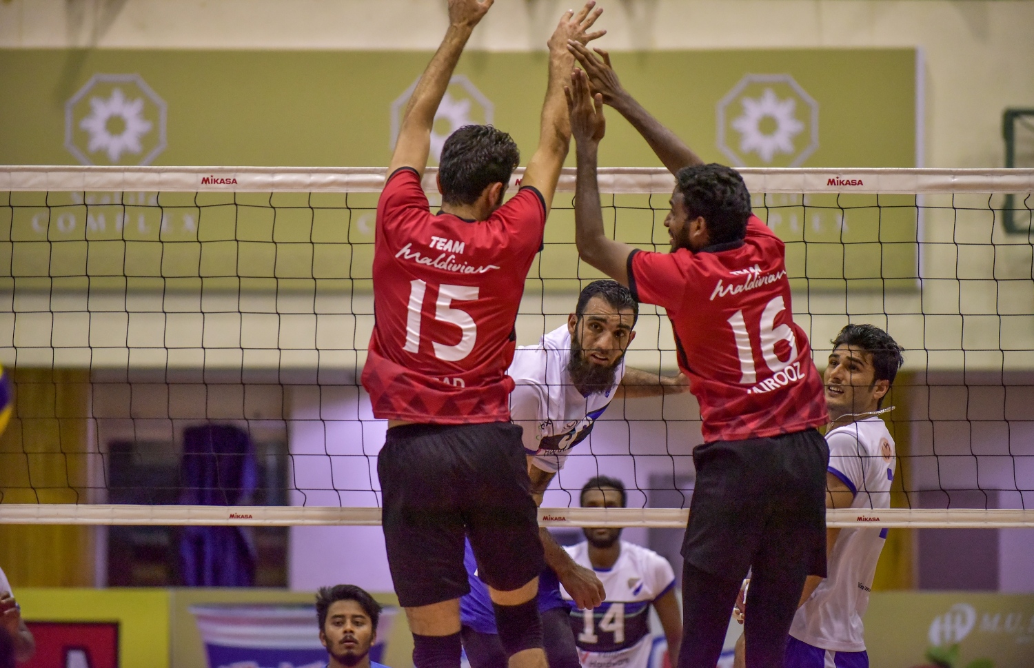 މާލެ: 11 ޑިސެމްބަރު 2017، ، ދިވެހި ސިފައިންގެ ކްލަބް 3-1 ސެޓުން ބަލިކޮށް، ގައުމީ ވޮލީބޯޅަ ލީގުގެ ޗެމްޕިއަންކަން މޯލްޑިވިއަން ސްޕޯޓްސް އެންޑް ރިކްރިއޭޝަނުން ހޯދި މެޗުގެ ތެރެއިން: ފޮޓޯ: ނިޝާން އަލީ/ މިހާރު